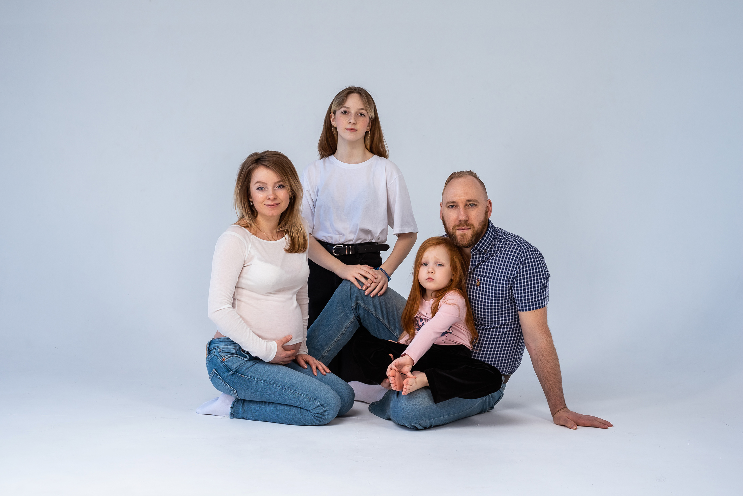 Фотографии беременной девушки в студии. КОНТЕНТ |БРЕНД фотограф Санкт-Петербург — Жанна Олтаржевская