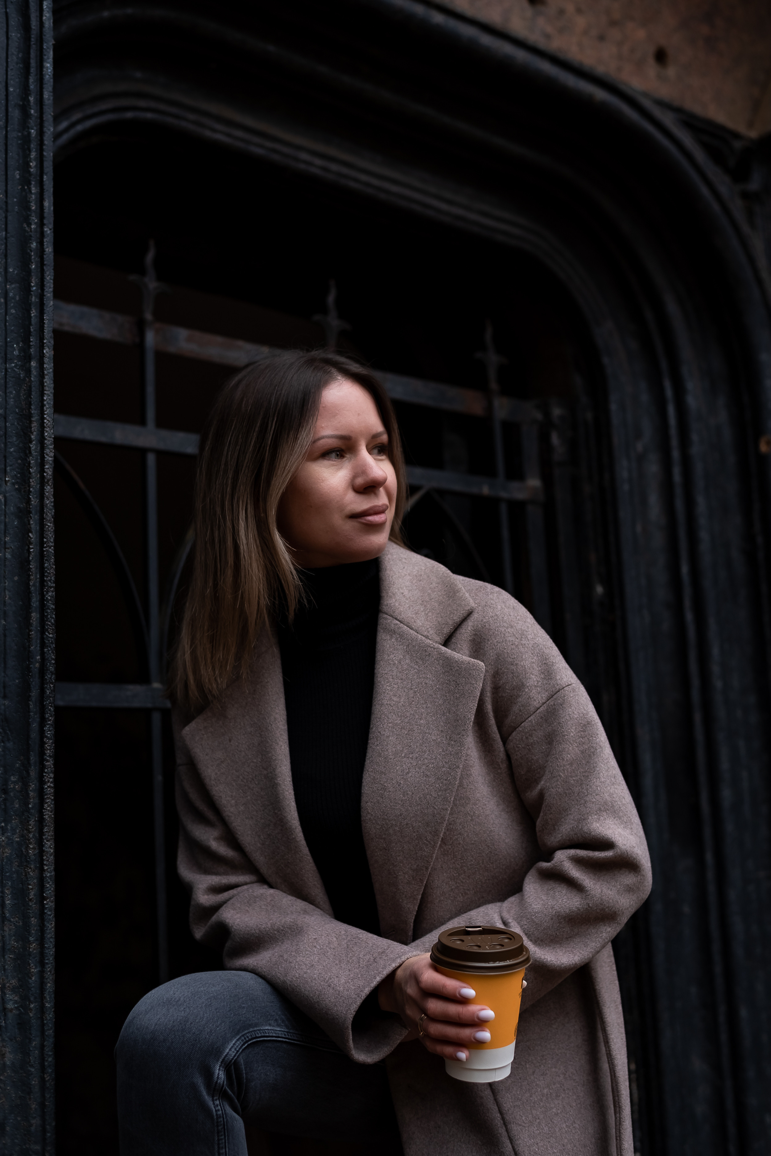 Фотосессия в Шуваловском парке возле лютеранской церкви и водоема. КОНТЕНТ |БРЕНД фотограф Санкт-Петербург — Жанна Олтаржевская