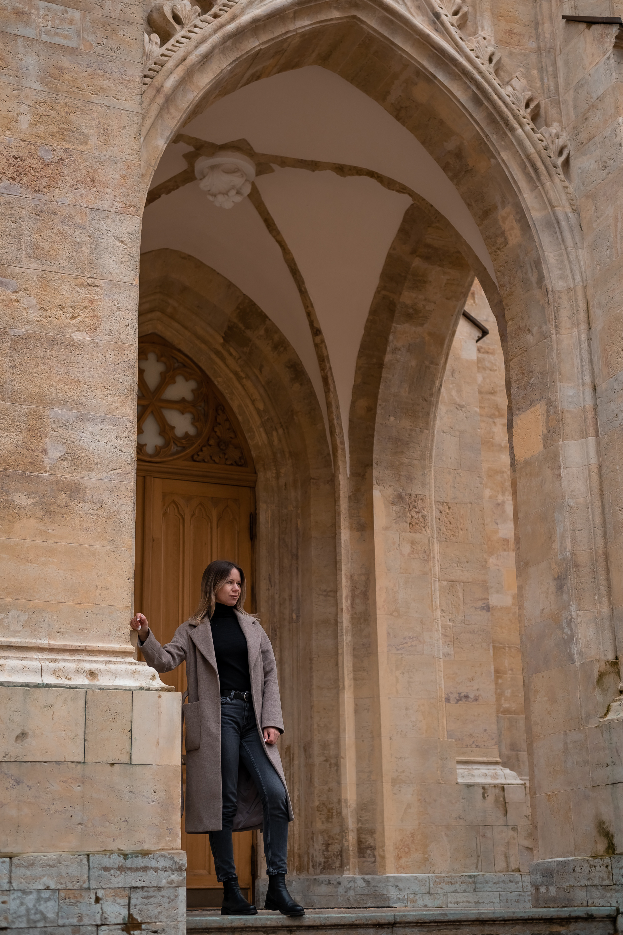 Фотосессия в Шуваловском парке возле лютеранской церкви и водоема. КОНТЕНТ |БРЕНД фотограф Санкт-Петербург — Жанна Олтаржевская
