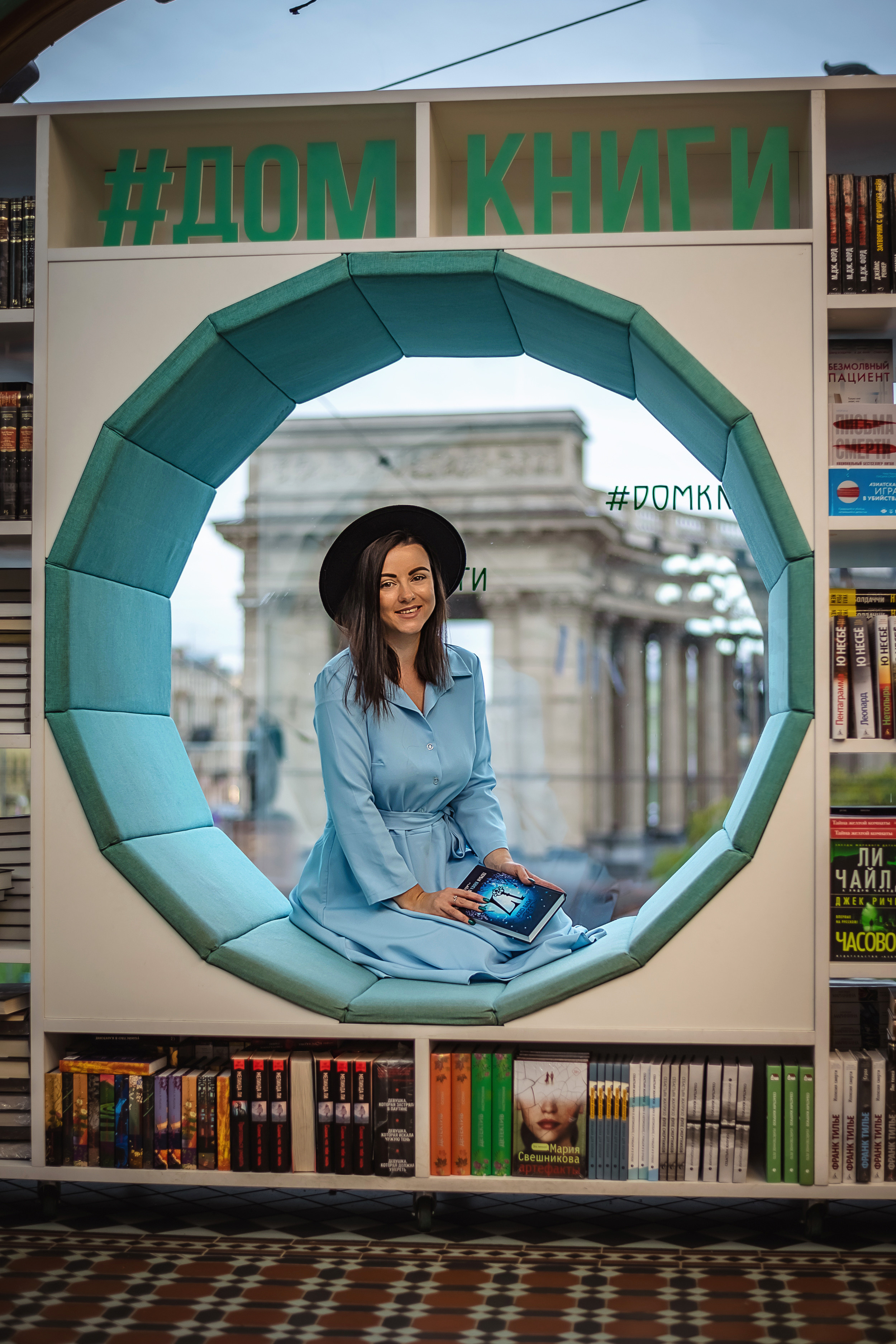 Индивидуальная съемка в доме книги. КОНТЕНТ | БРЕНД фотограф Санкт-Петербург — Жанна Олтаржевская