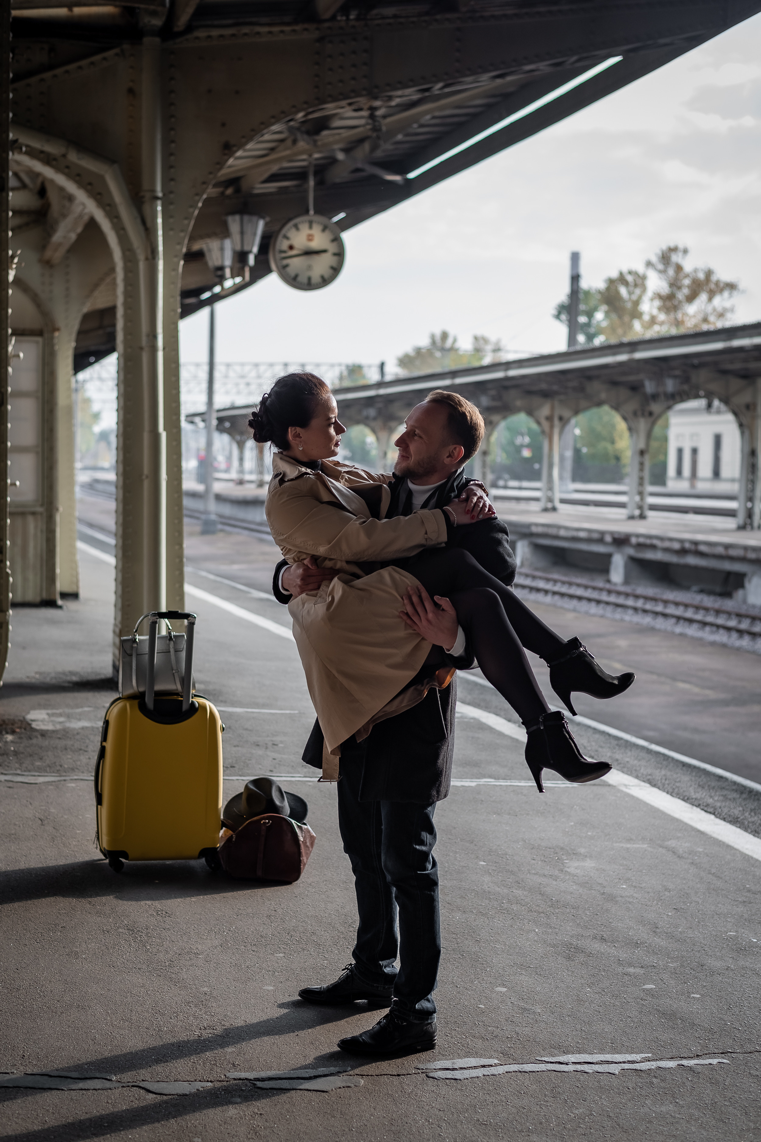 Love Story на Витебском вокзале. КОНТЕНТ |БРЕНД фотограф Санкт-Петербург — Жанна Олтаржевская