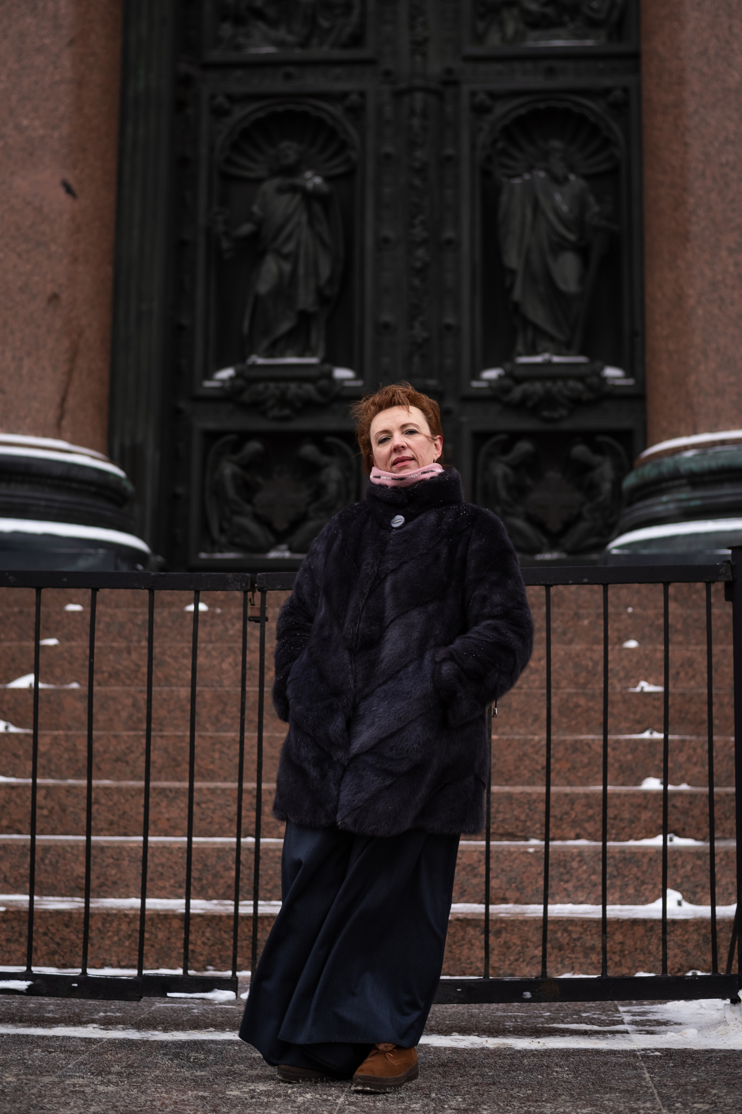 Прогулка около Синего моста и Исаакиевского собора зимой. КОНТЕНТ | БРЕНД фотограф Санкт-Петербург — Жанна Олтаржевская