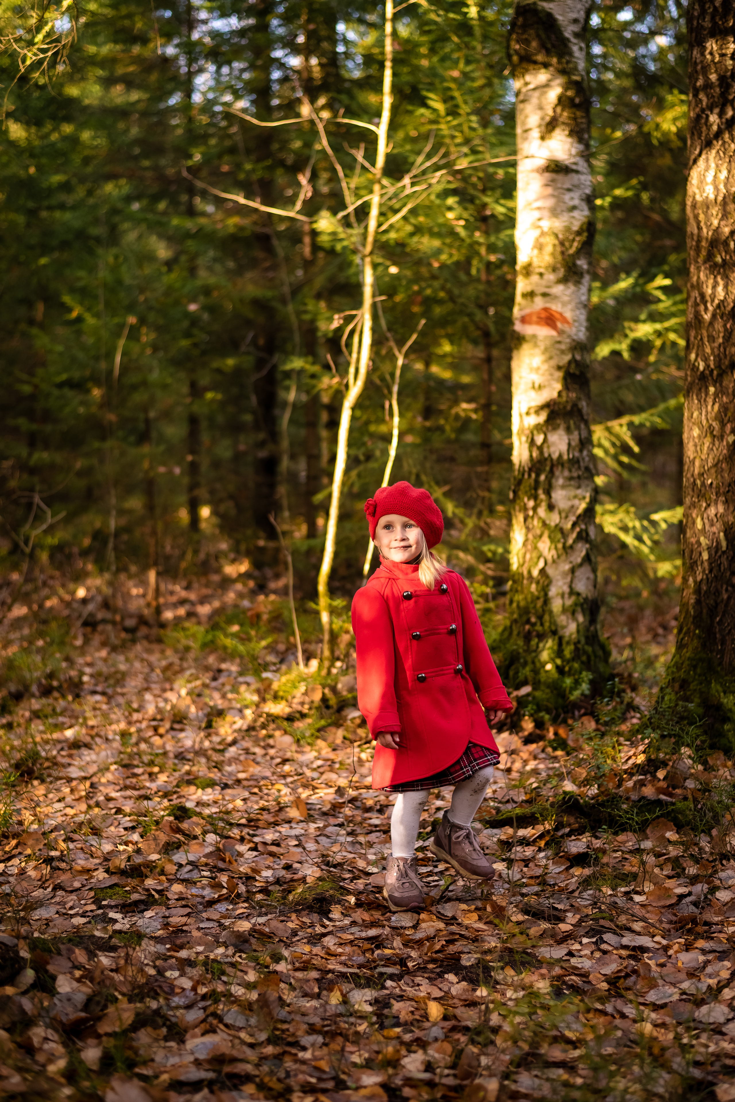 Осенняя фотосессия в лесной полосе с красивой локацией. КОНТЕНТ | БРЕНД фотограф Санкт-Петербург — Жанна Олтаржевская