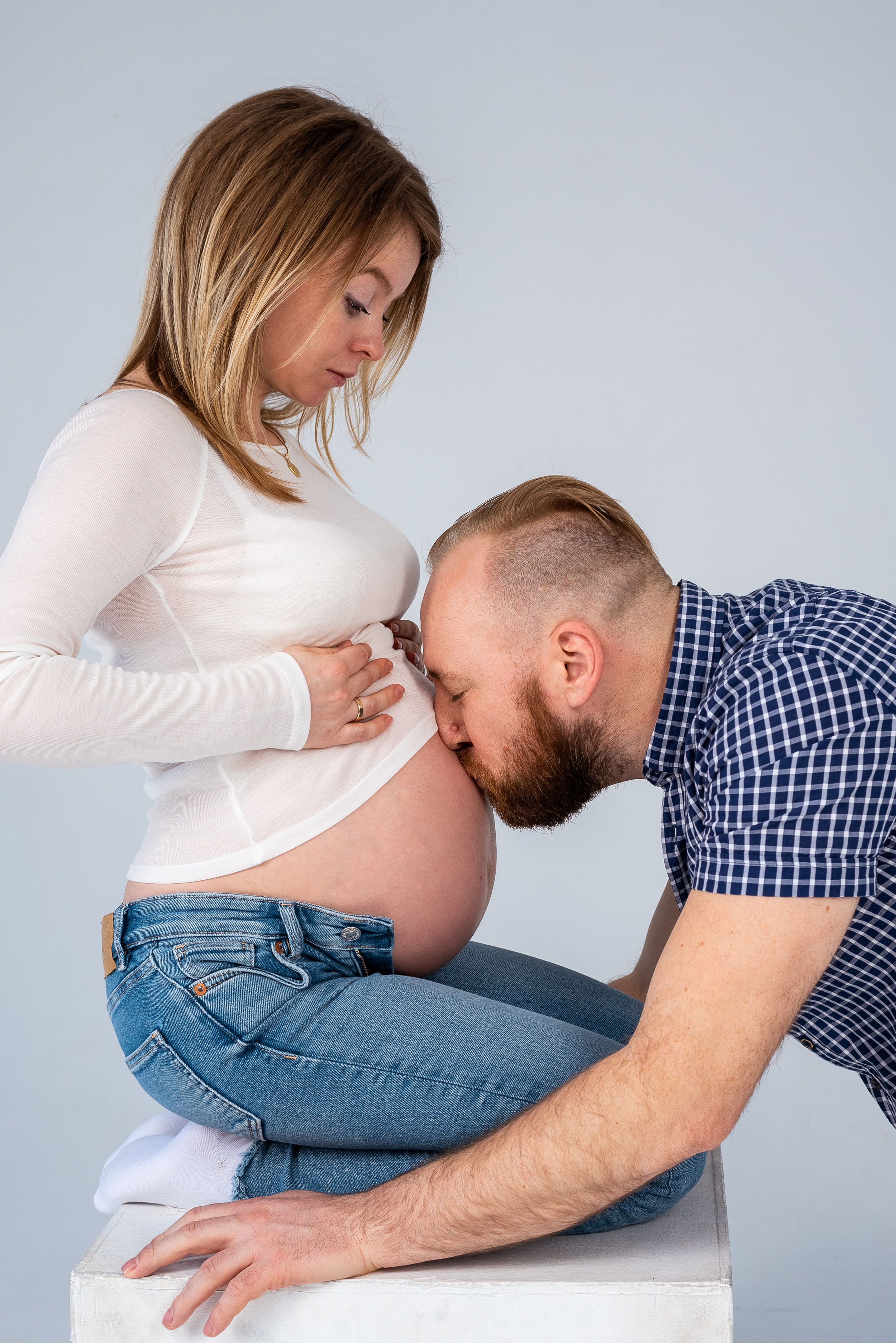 Фотографии беременной девушки в студии. КОНТЕНТ |БРЕНД фотограф Санкт-Петербург — Жанна Олтаржевская