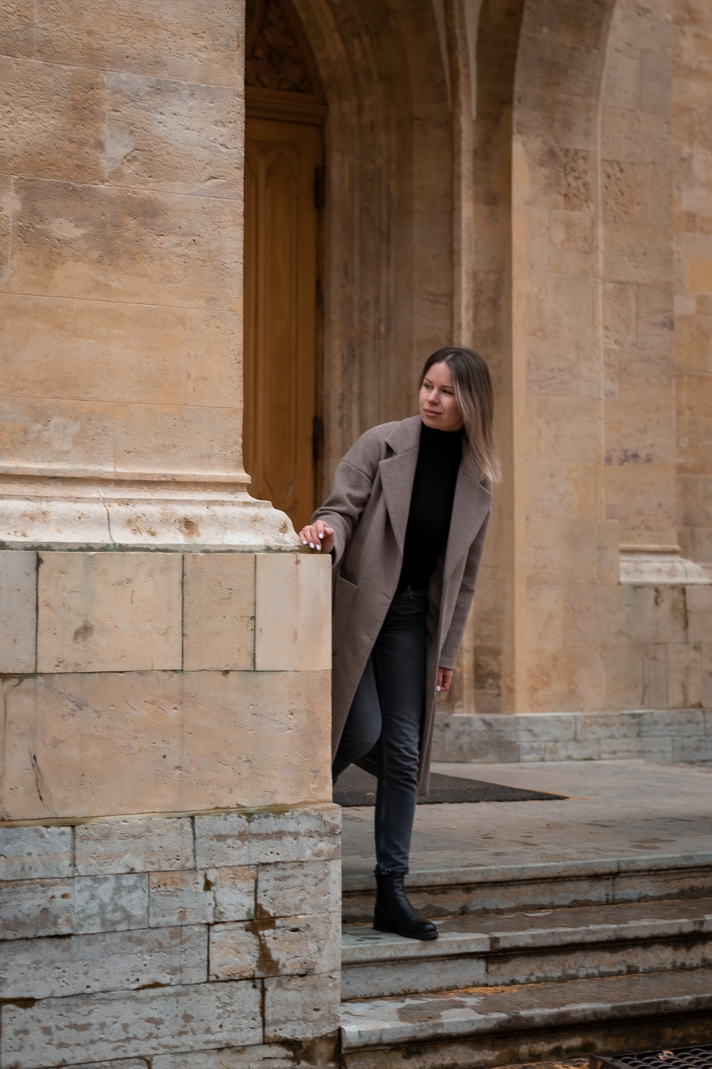 Фотосессия в Шуваловском парке возле лютеранской церкви и водоема. КОНТЕНТ |БРЕНД фотограф Санкт-Петербург — Жанна Олтаржевская