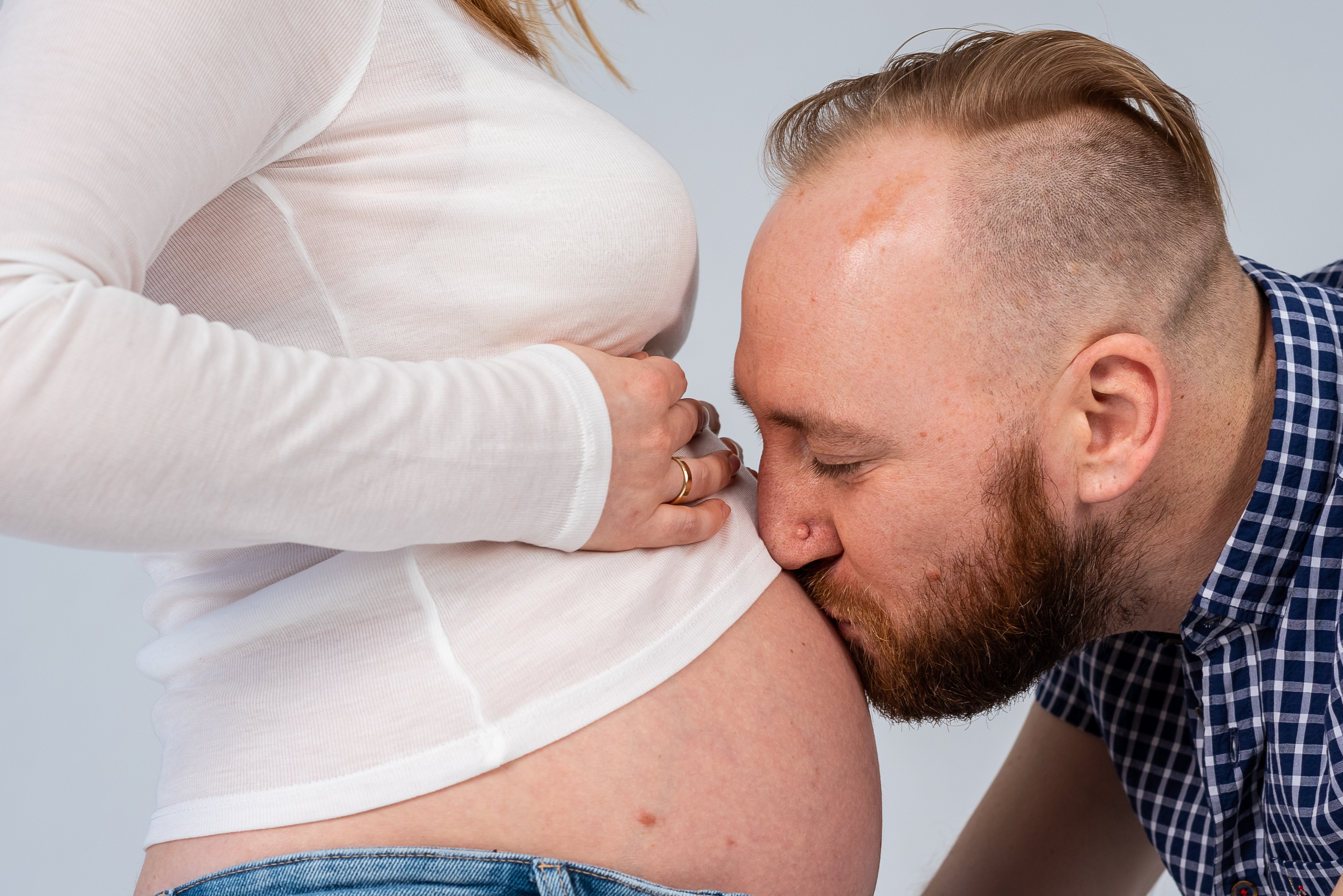 Фотографии беременной девушки в студии. КОНТЕНТ |БРЕНД фотограф Санкт-Петербург — Жанна Олтаржевская