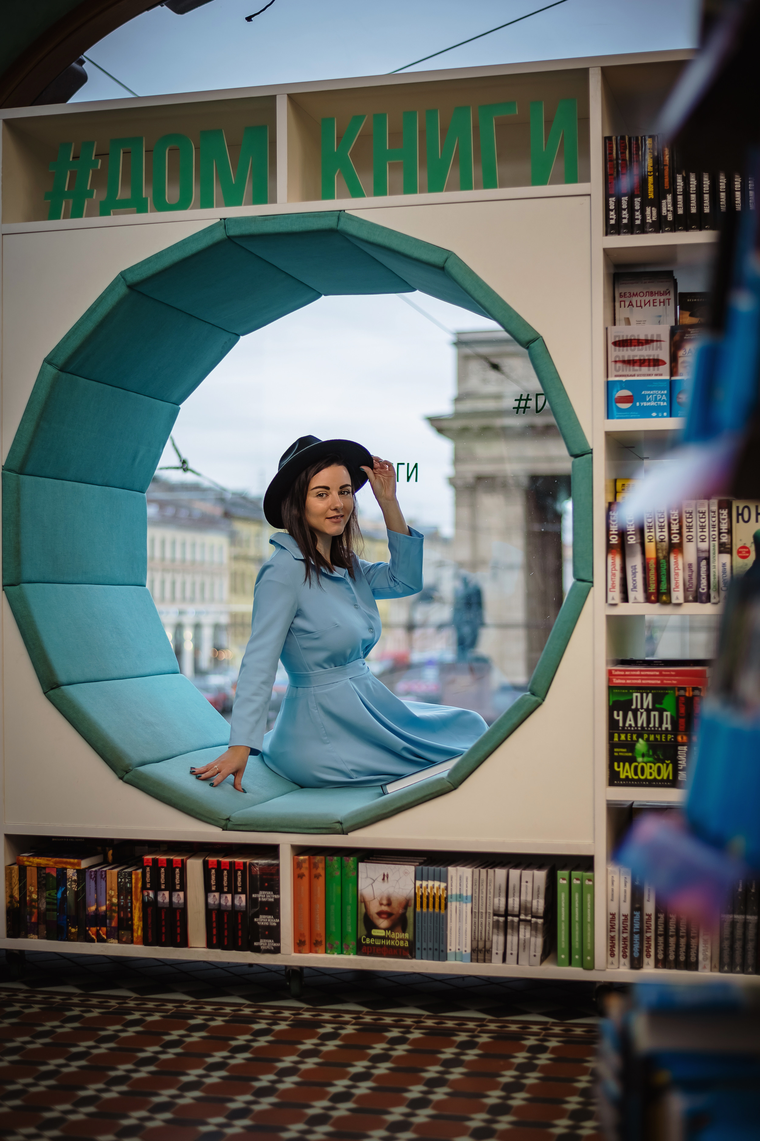 Индивидуальная съемка в доме книги. КОНТЕНТ | БРЕНД фотограф Санкт-Петербург — Жанна Олтаржевская