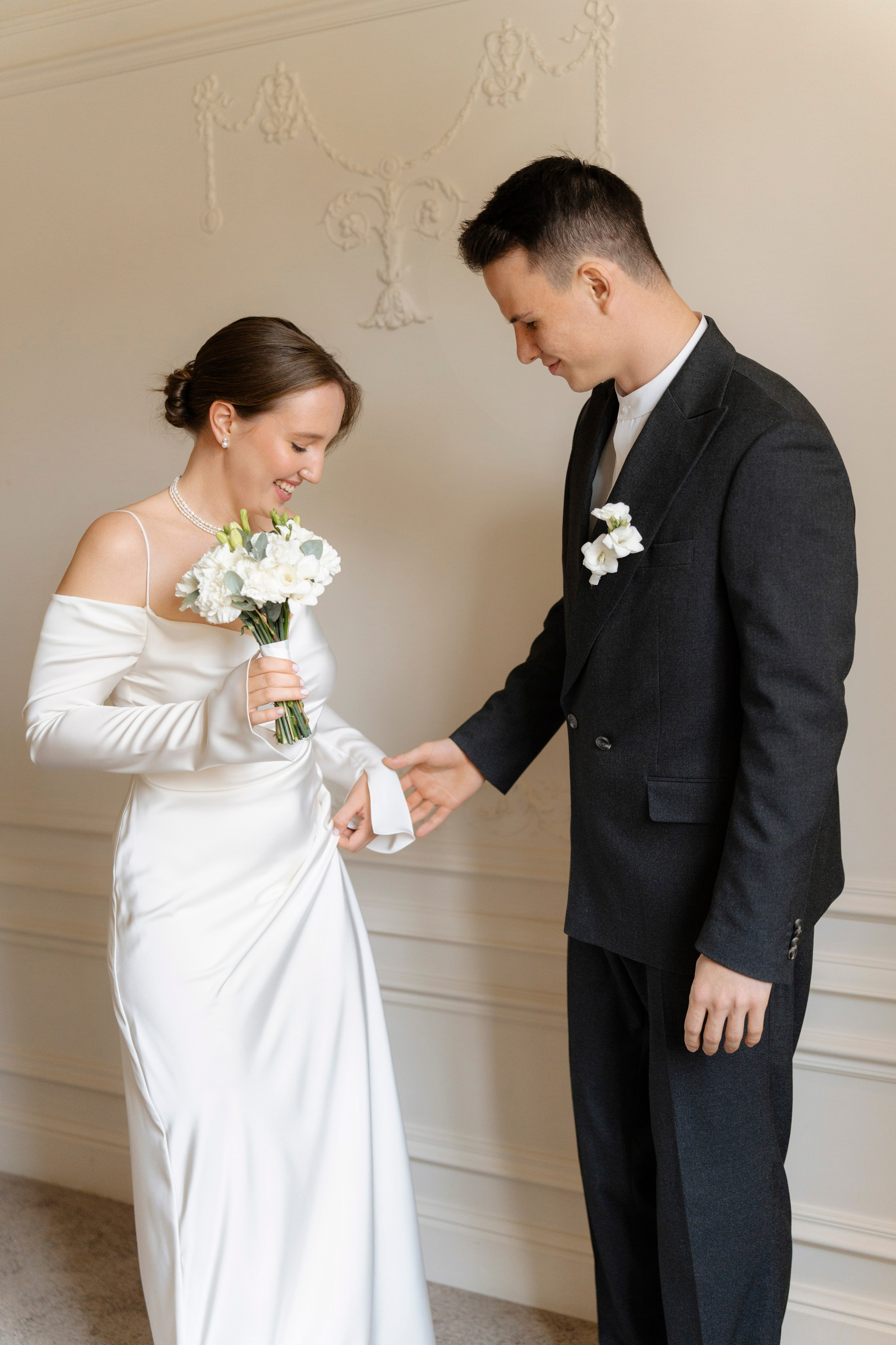 Лёня и Юля. Питер. От утра в отеле до вечеринки в ресторане на заливе. Цифра и плёнка. Свадебный фотограф Катерина Чулкова