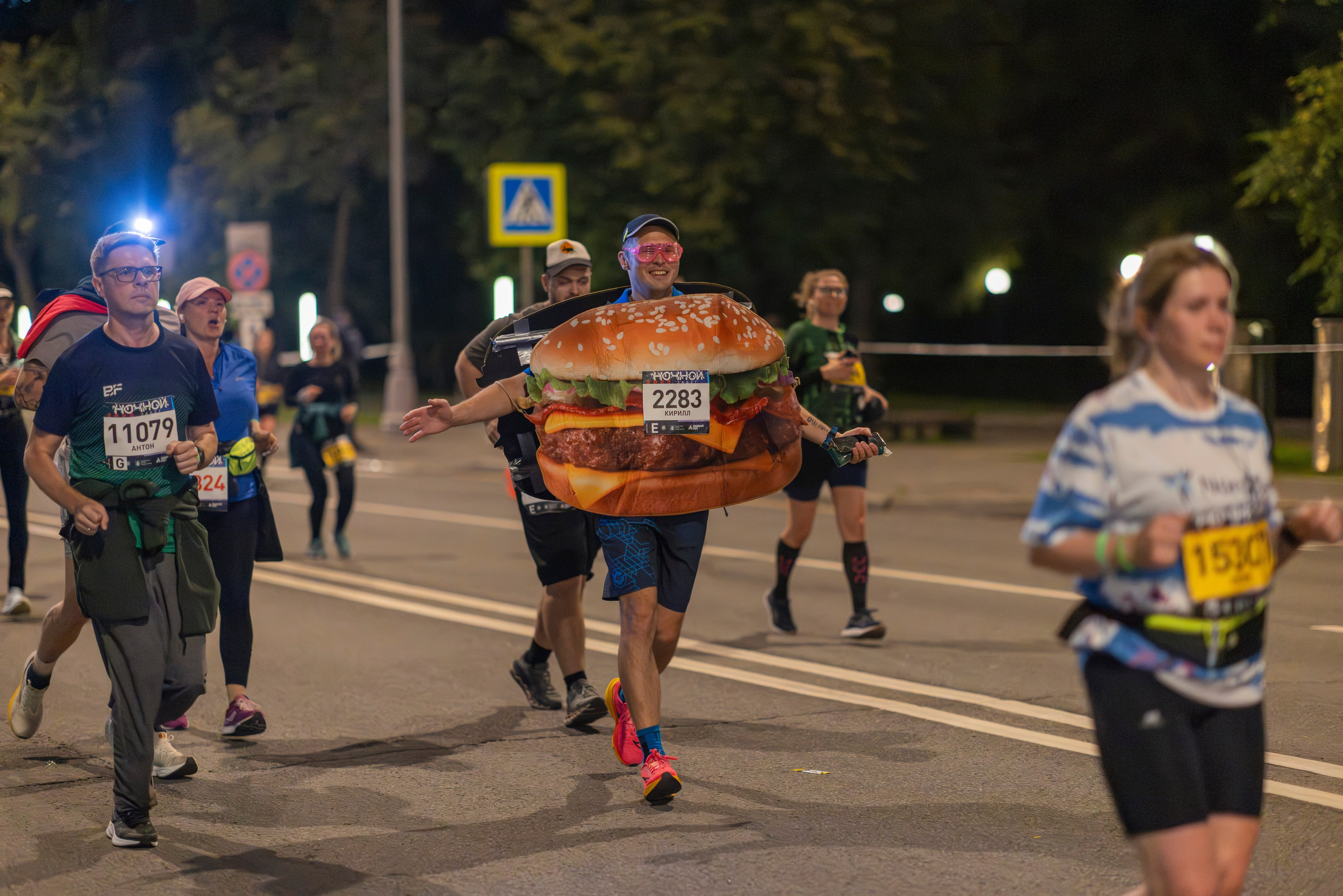 Ночной забег 2025. Фотограф Сергей Ловкий