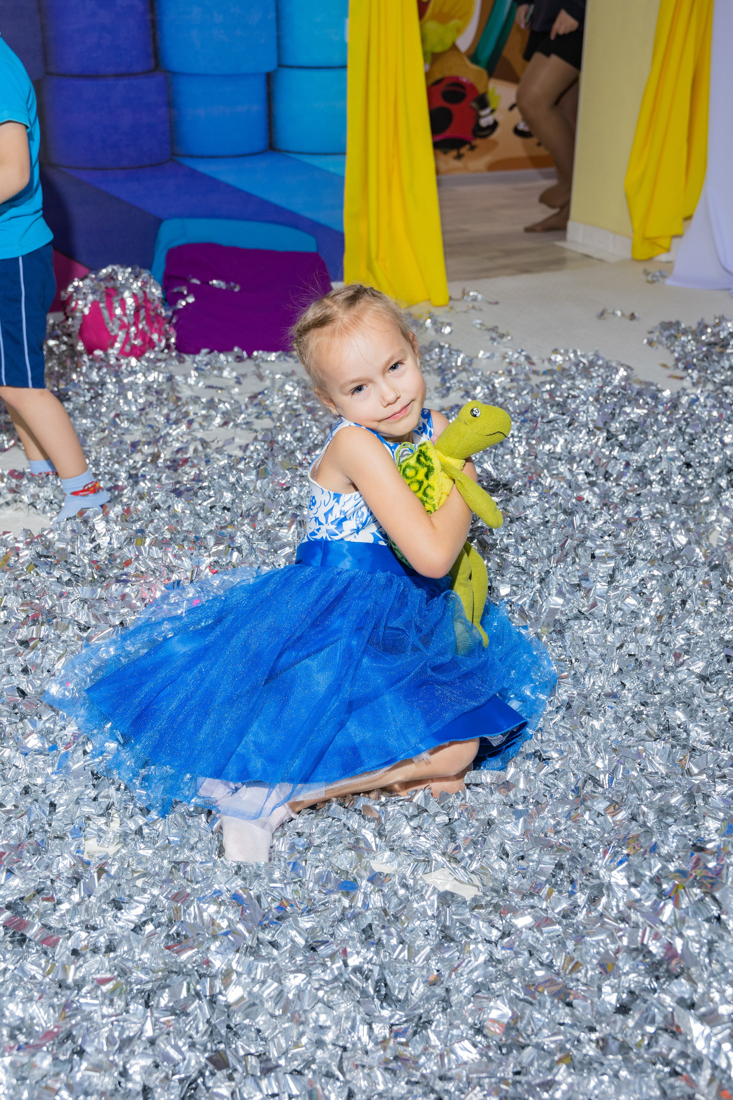 День Рождение в детском центре Качели. Выпускные альбомы во Владивостоке