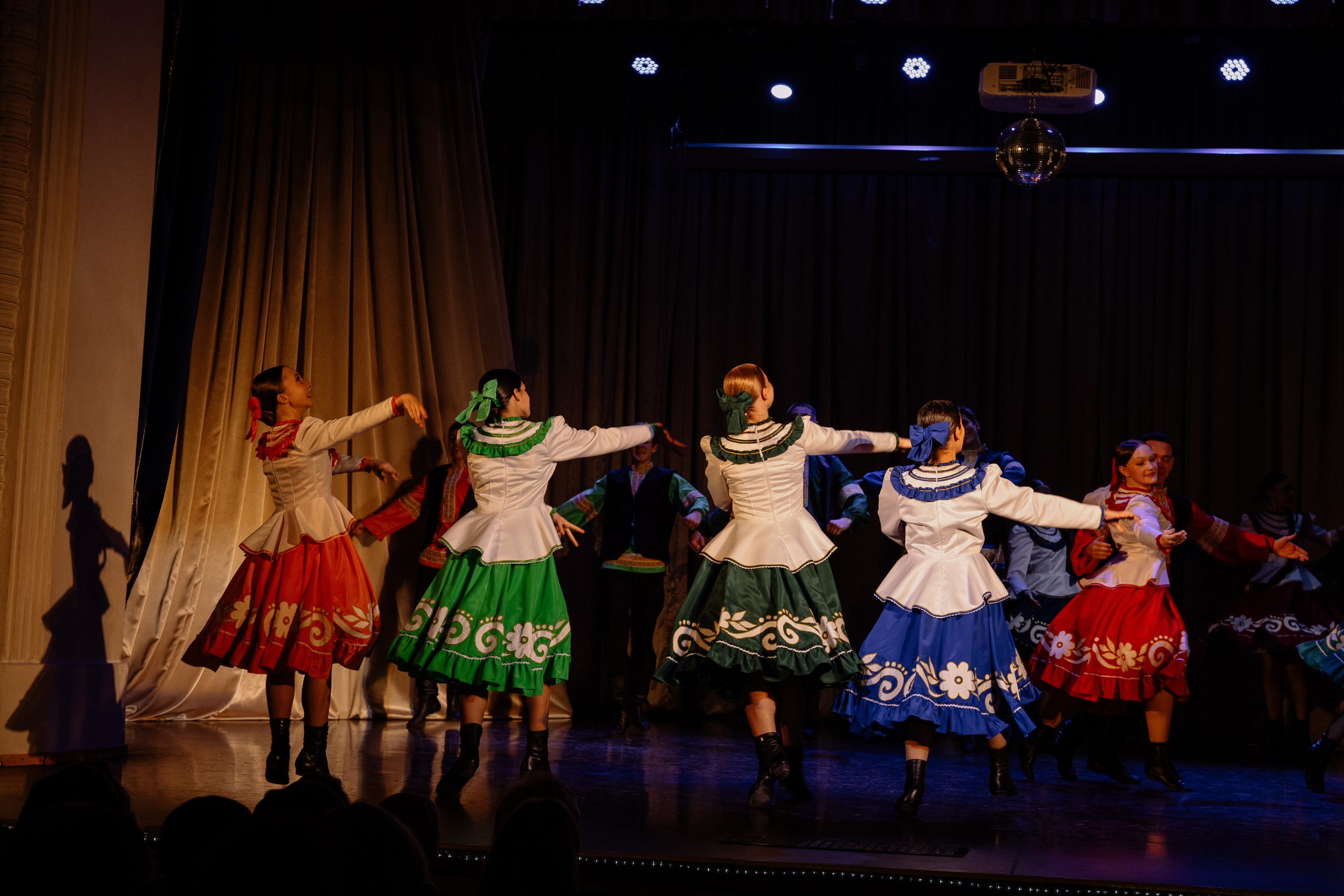 Сибирские узоры ДК Ефремова. Фотограф Юлия Мальцева