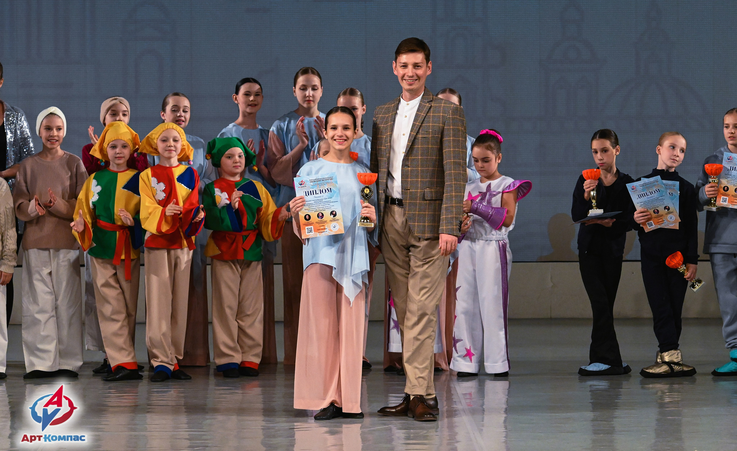 05.10.2025 Всероссийский фестиваль талантов «НЕВСКИЕ ВСТРЕЧИ» г. Санкт-Петербург. Медиастудия Фото Концепт