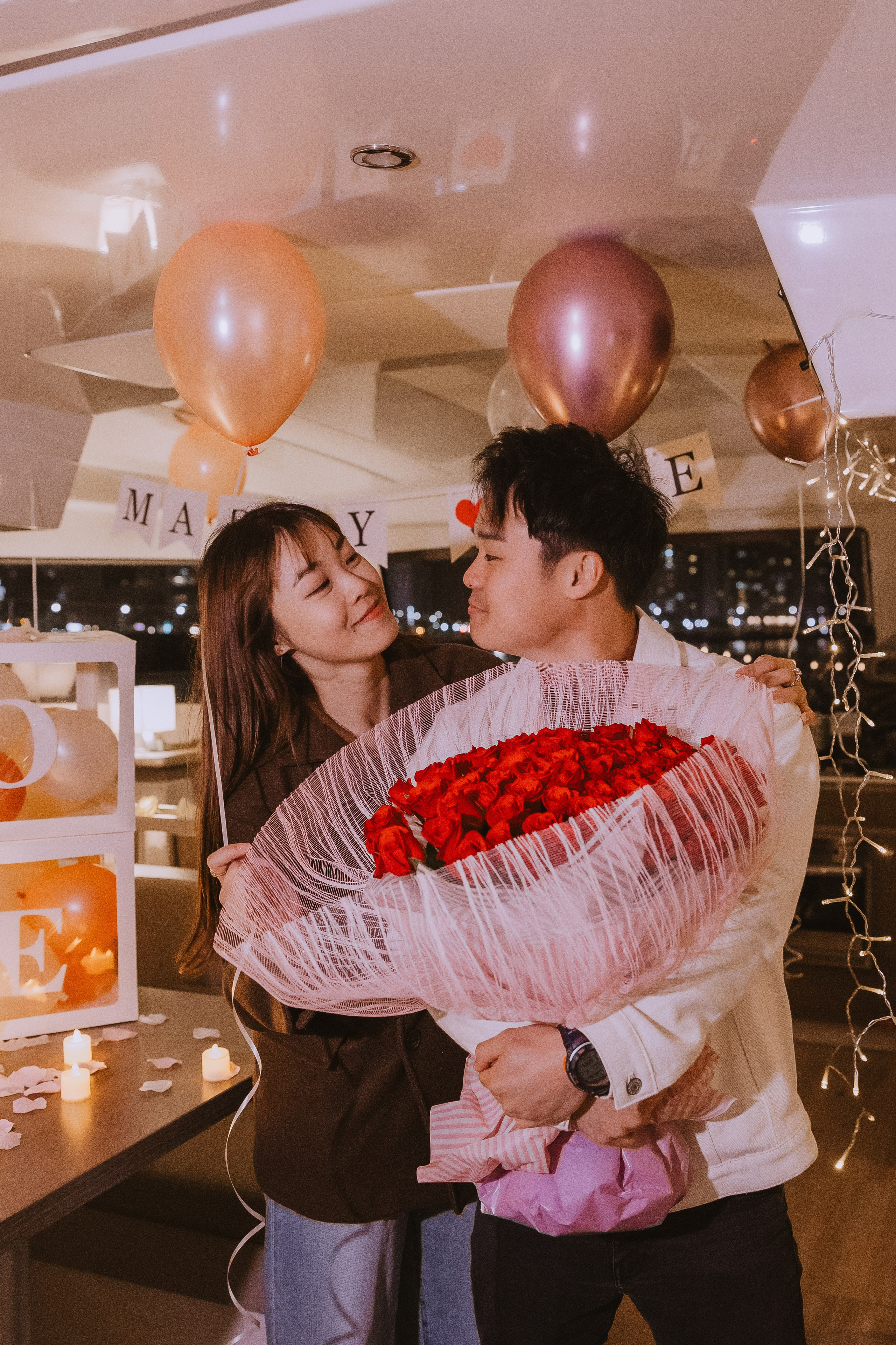 Предложение руки и сердца на яхте во время вечерней прогулке в Пусане. ВАШ ФОТОГРАФ В ПУСАНЕ (Южная Корея) Александра Ануфрий