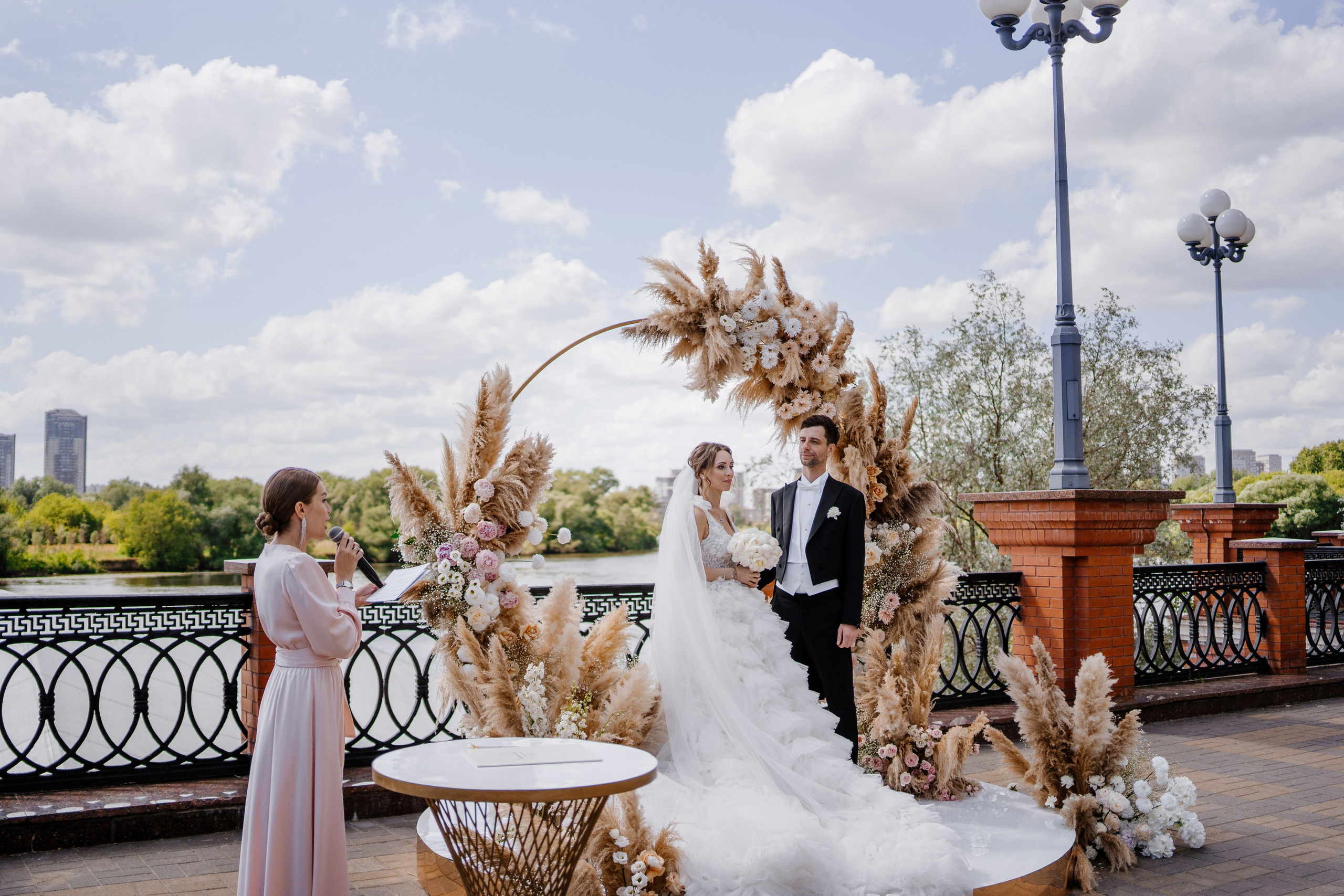 Выездная регистрация свадьбы в ресторане River Club Moscow. Свадебный и семейный фотограф в Москве Светлана Зоткина