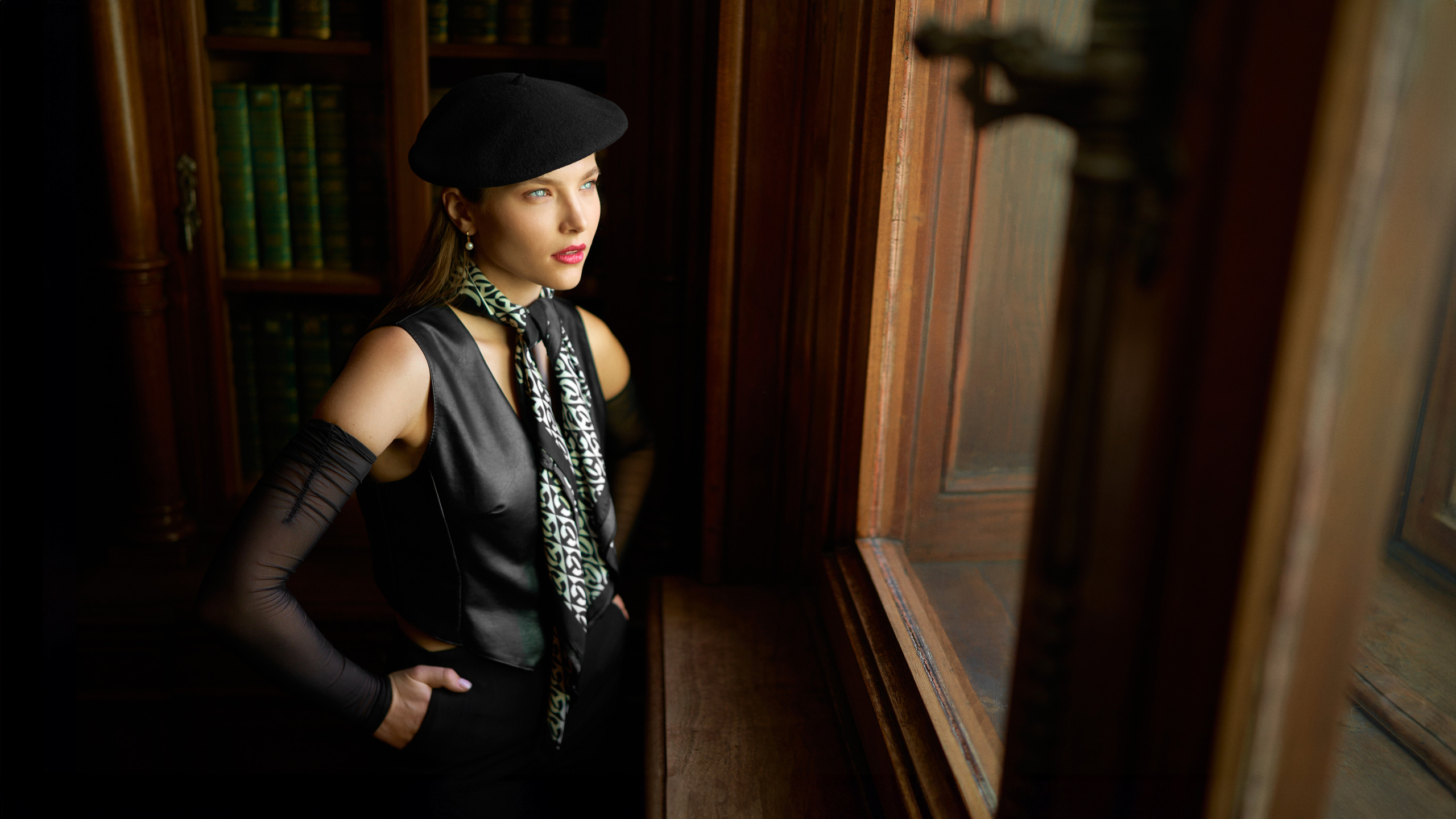 Музей — фотосессия в Эрмитаже и доме Зингера, портретная съёмка, фотограф Сергей Горшенин, Санкт-Петербург. Сергей Горшенин — профессиональный фотограф