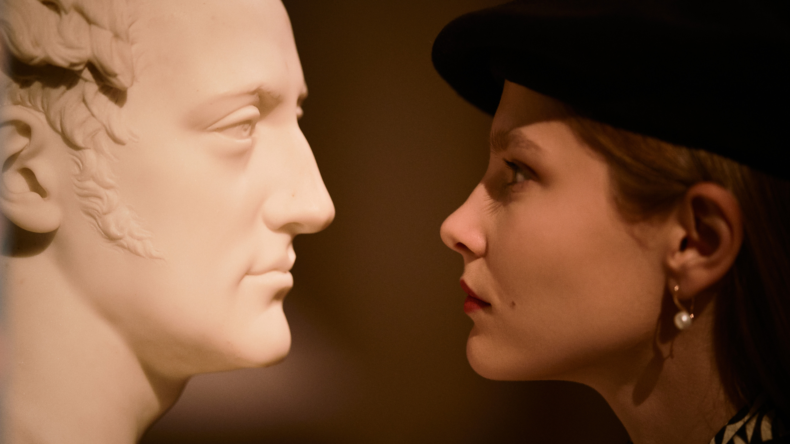 Музей — фотосессия в Эрмитаже и доме Зингера, портретная съёмка, фотограф Сергей Горшенин, Санкт-Петербург. Сергей Горшенин — профессиональный фотограф