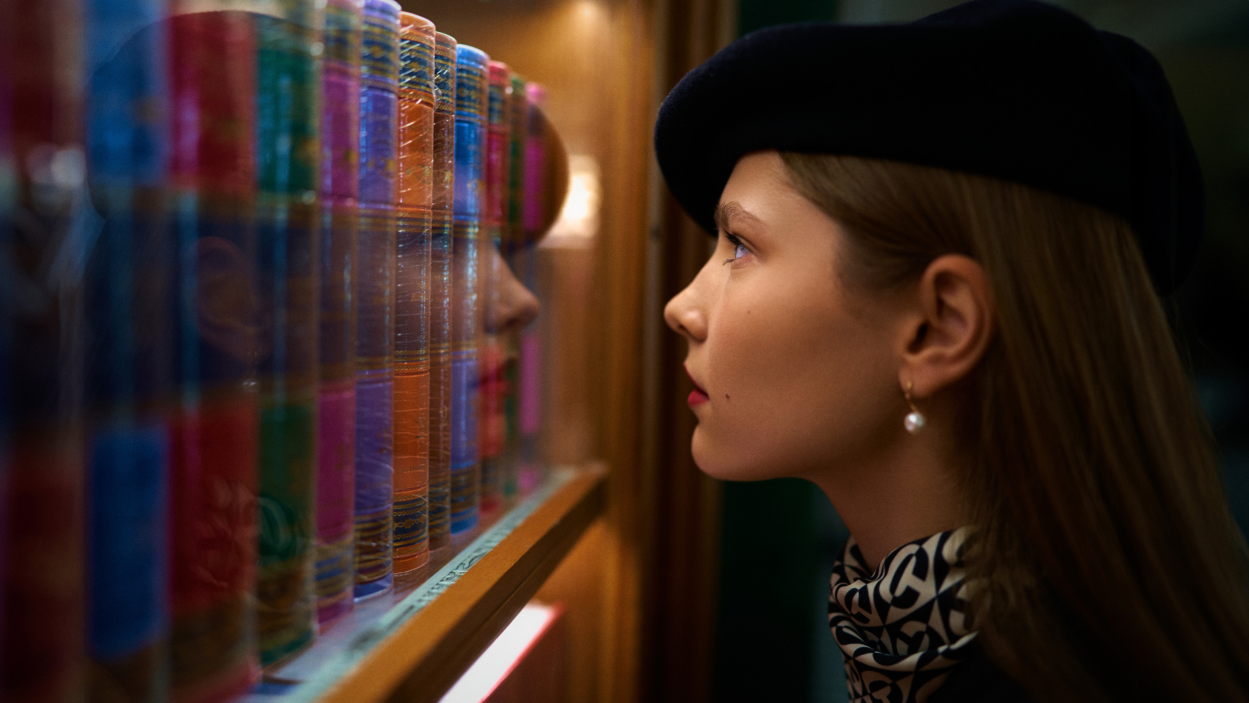 Музей — фотосессия в Эрмитаже и доме Зингера, портретная съёмка, фотограф Сергей Горшенин, Санкт-Петербург. Сергей Горшенин — профессиональный фотограф