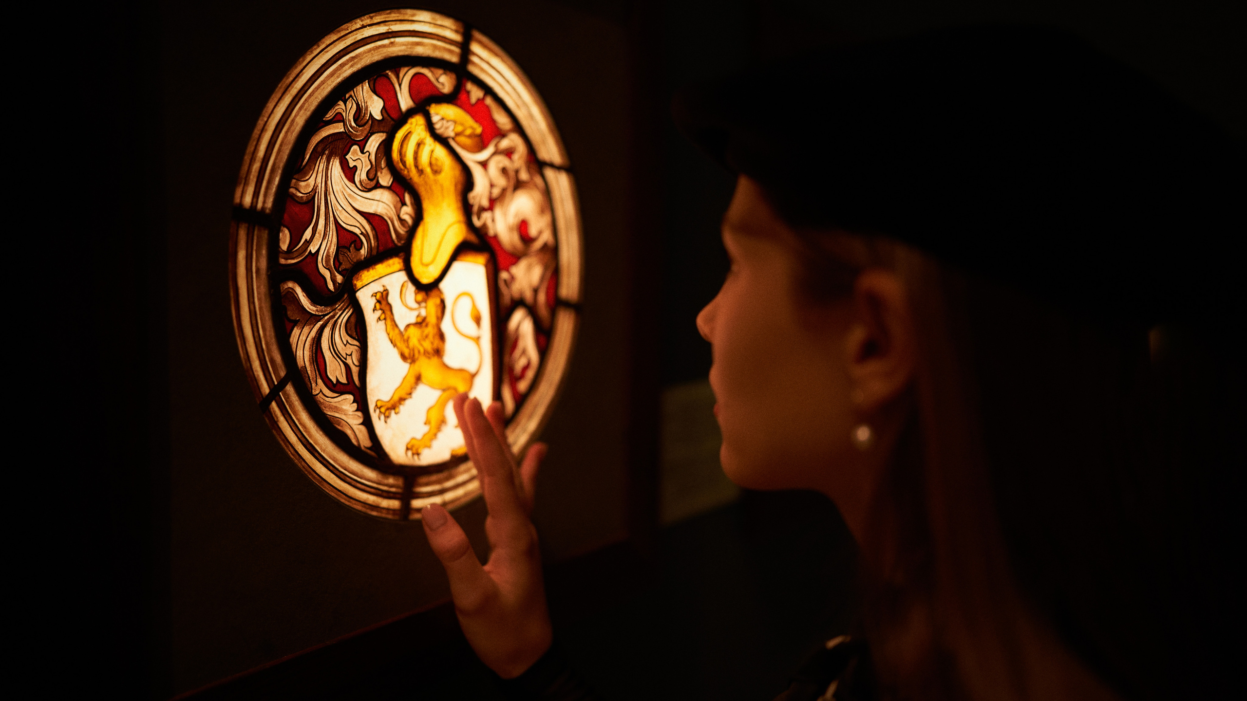 Музей — фотосессия в Эрмитаже и доме Зингера, портретная съёмка, фотограф Сергей Горшенин, Санкт-Петербург. Сергей Горшенин — профессиональный фотограф