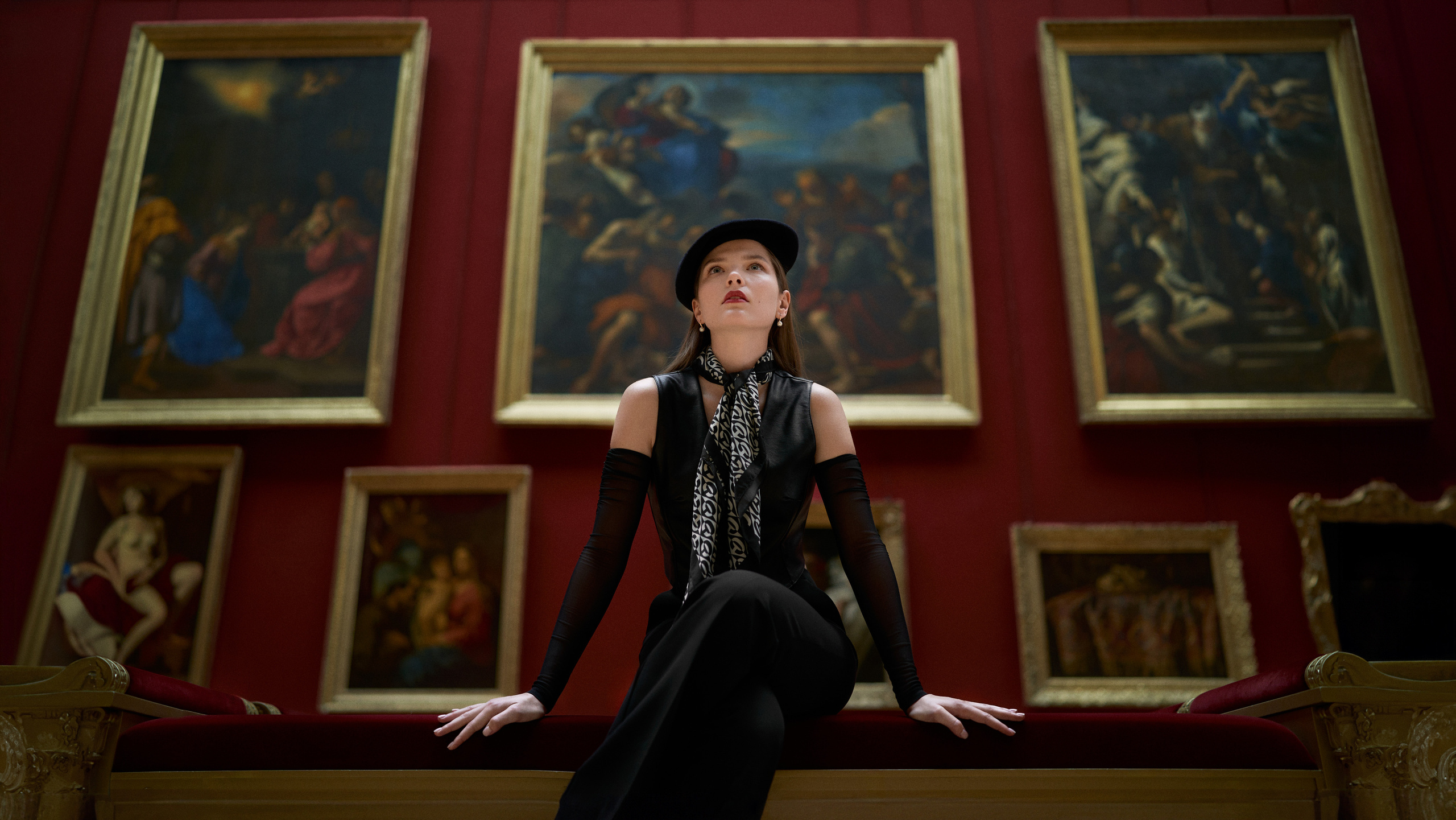 Музей — фотосессия в Эрмитаже и доме Зингера, портретная съёмка, фотограф Сергей Горшенин, Санкт-Петербург. Сергей Горшенин — профессиональный фотограф