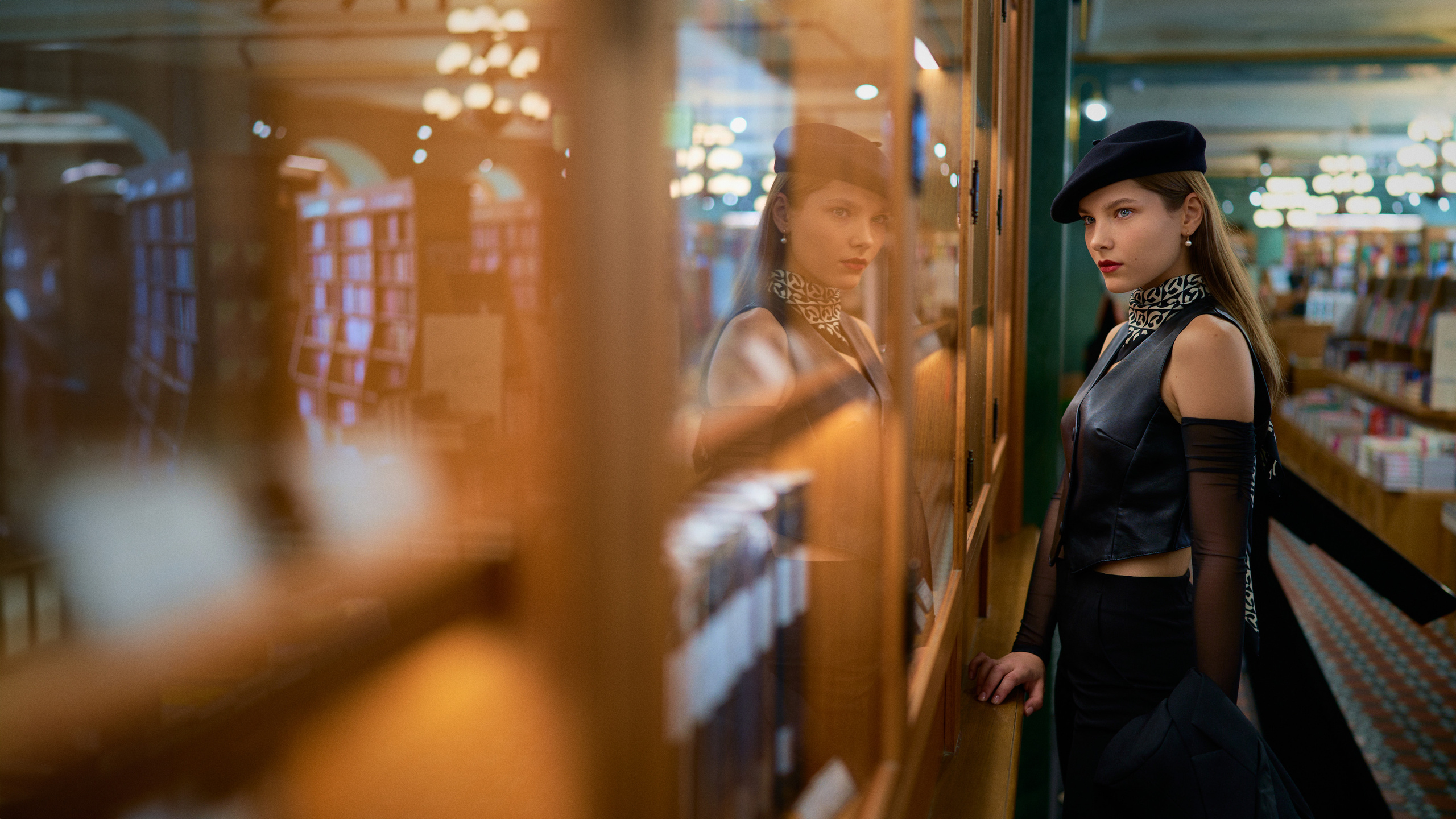 Музей — фотосессия в Эрмитаже и доме Зингера, портретная съёмка, фотограф Сергей Горшенин, Санкт-Петербург. Сергей Горшенин — профессиональный фотограф