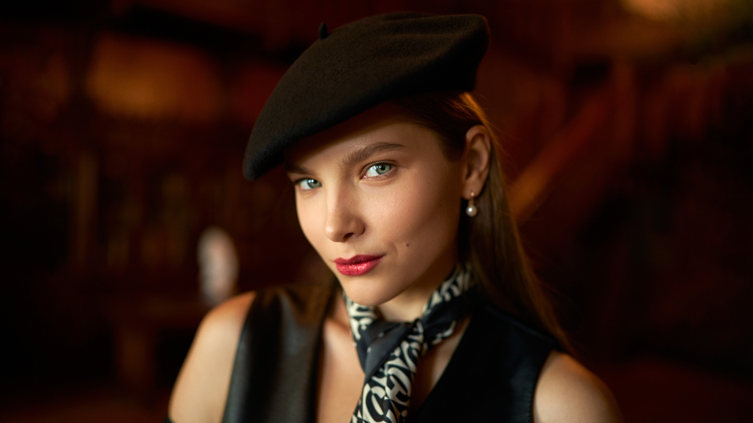 Музей — фотосессия в Эрмитаже и доме Зингера, портретная съёмка, фотограф Сергей Горшенин, Санкт-Петербург. Сергей Горшенин — профессиональный фотограф