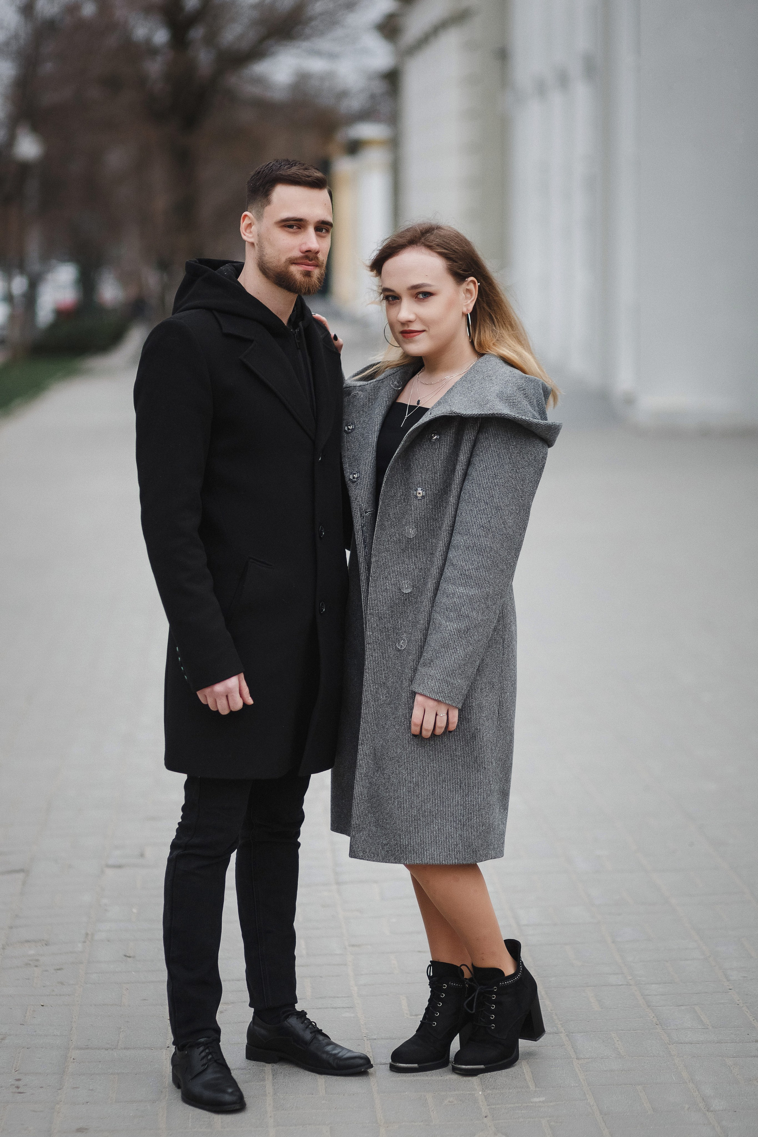 Романтическая фотосессия Никиты и Марины у Театра Чехова в Таганроге. Свадебный и семейный фотограф в Таганроге Бакарюк Антон