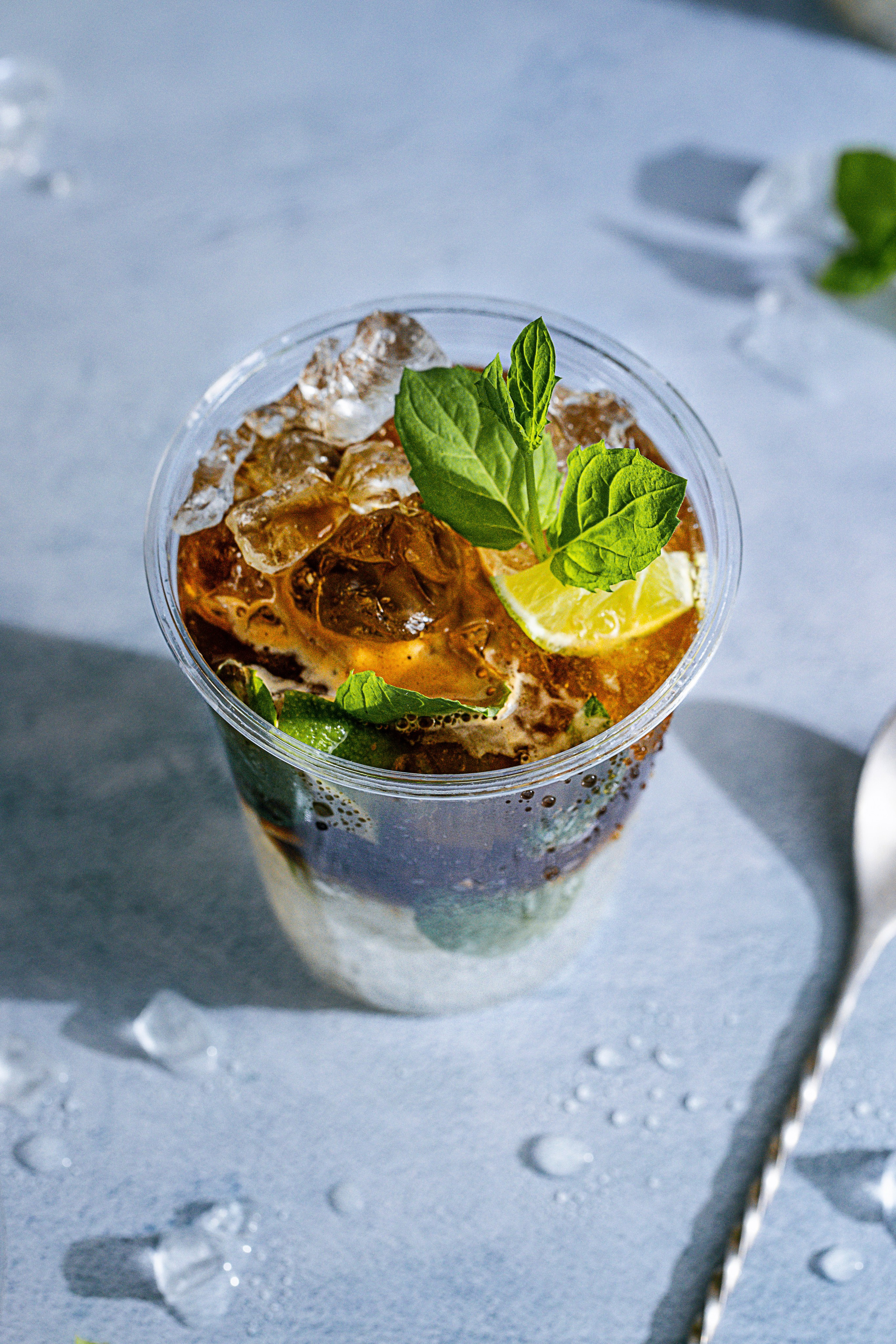 Drinks on ice to go. Foodie Stories (гастрономические истории) рекламная фуд-фотосъёмка, Москва