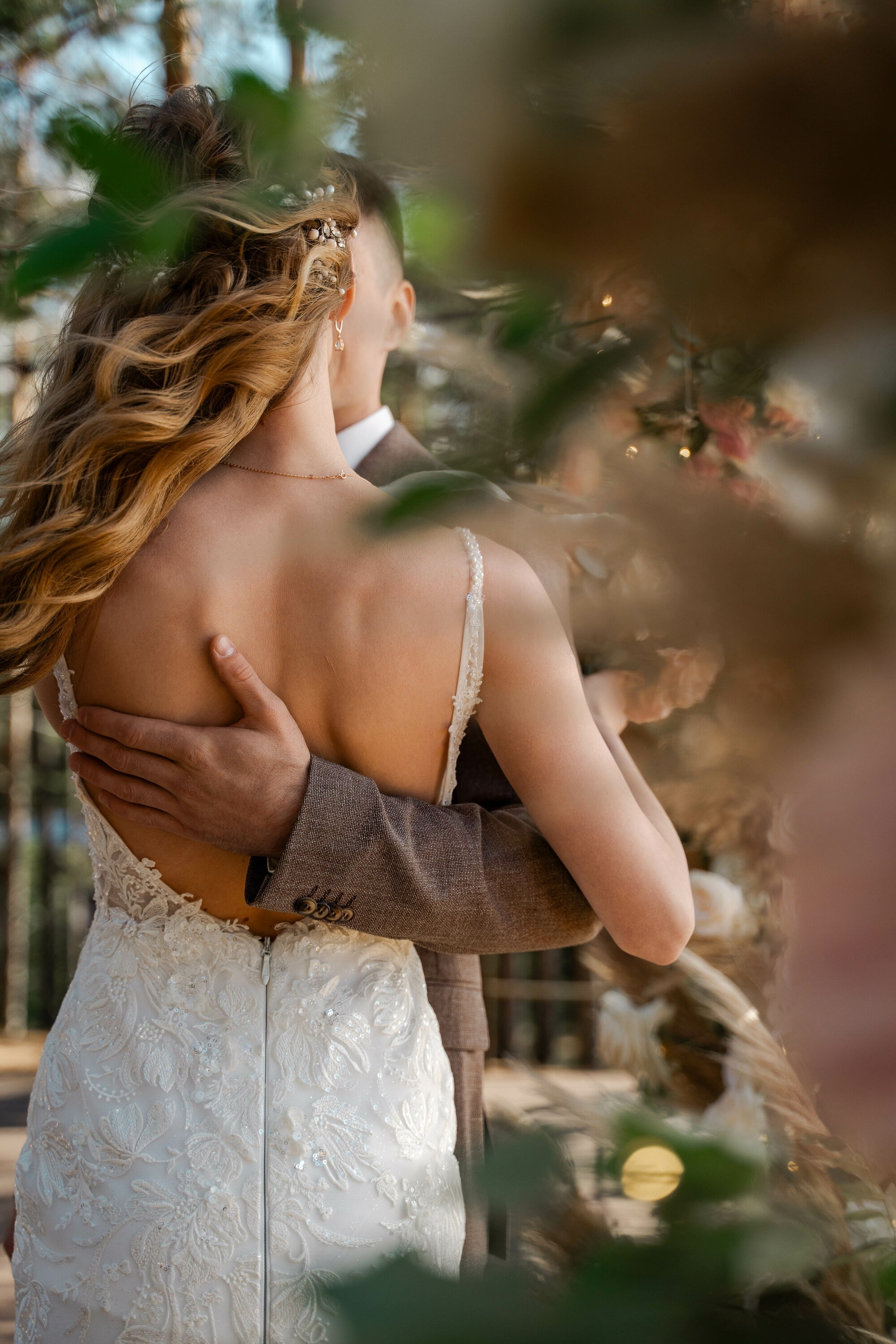 Свадьба в Лесной Рапсодии на берегу озера. Свадебный фотограф в Санкт-Петербурге и Москве Андрей Нестеров