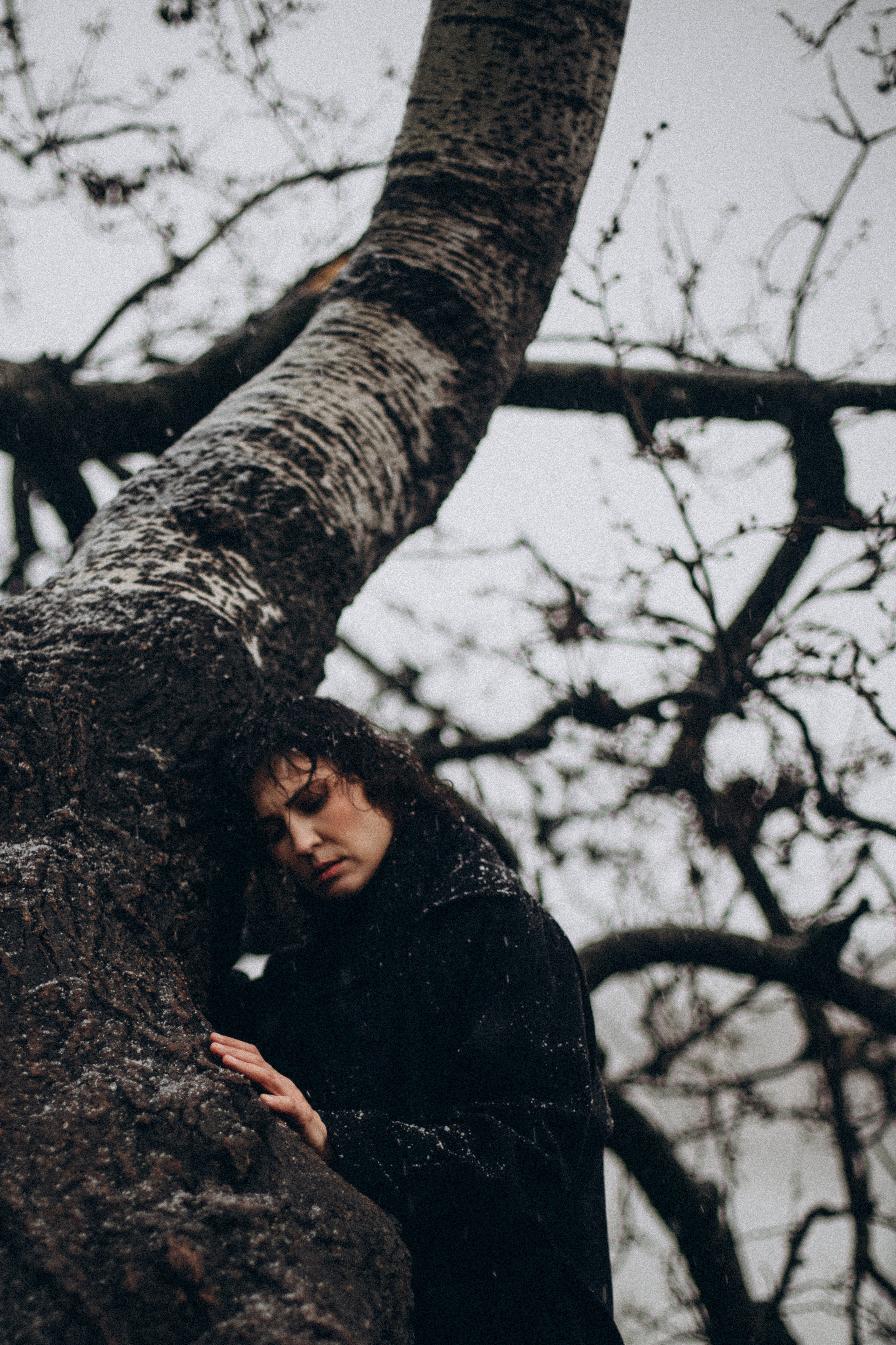 Красивые женские фотосессии: стильные портреты, нежные образы, естественная красота. Фотограф для девушек в Краснодаре. Уникальная атмосфера, грамотный свет, комфортная съёмка, профессиональная ретушь для вашего идеального результата.