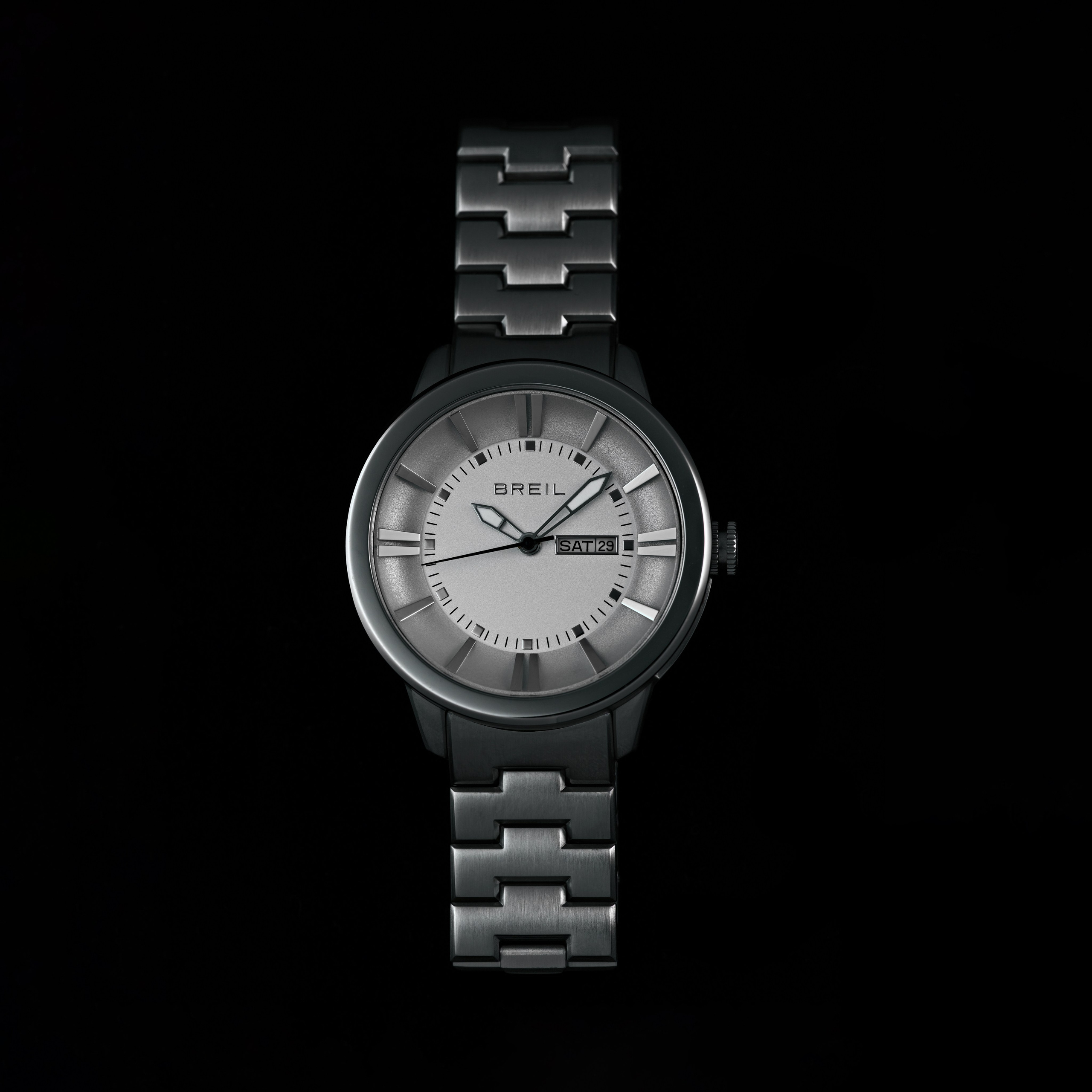 реклама часов; фотографии часов в журнале; фото в журналах; наручные часы; предметная фотография часов; часы в кадре; предметна иваново; фотографии на черном фоне; детальная фотография часов; предметный фотограф иваново; предметка Москва; предметка Питер; фотосьемки в студии;