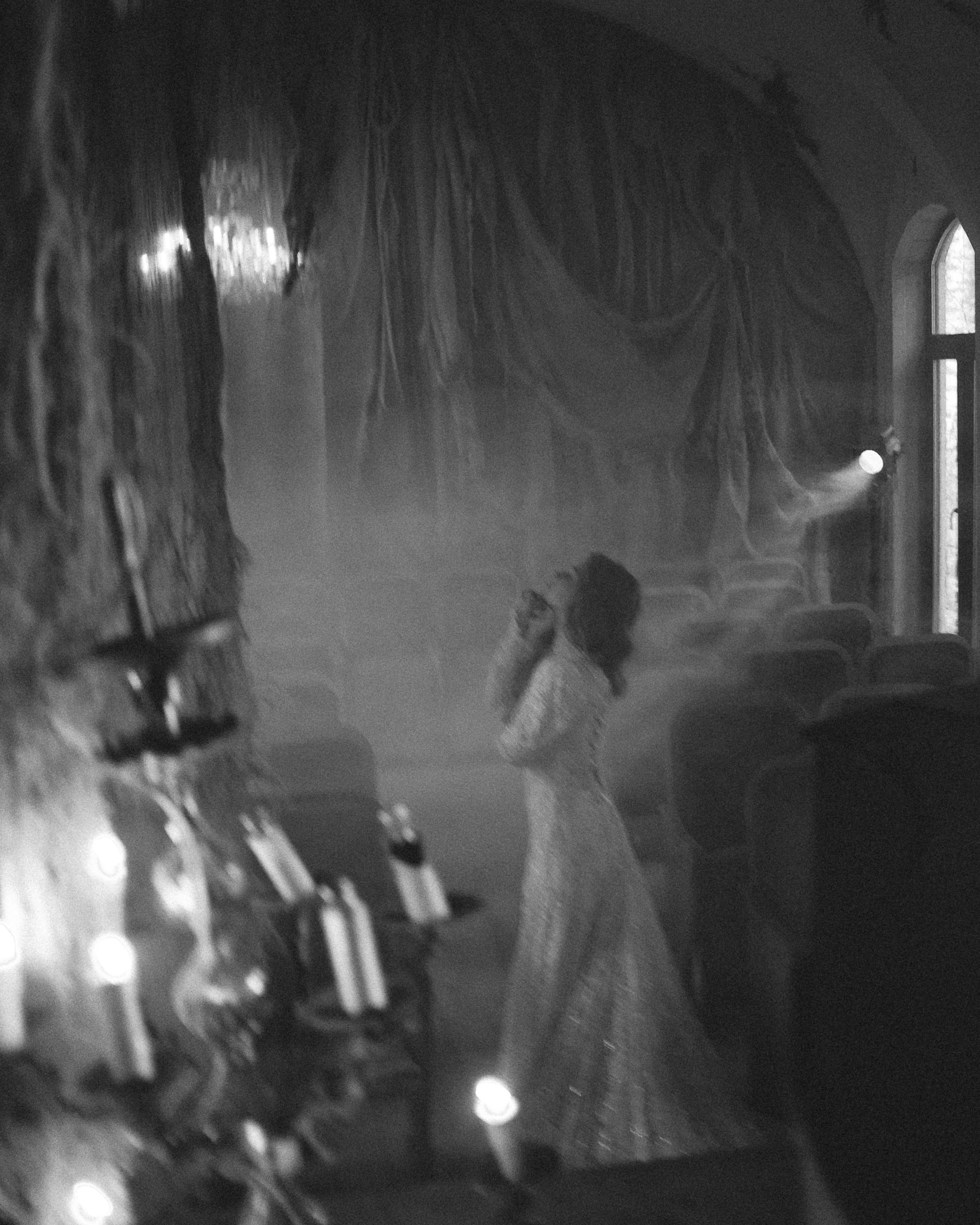 Москва. Заброшкнный театр. Алина. Фотограф Брянск