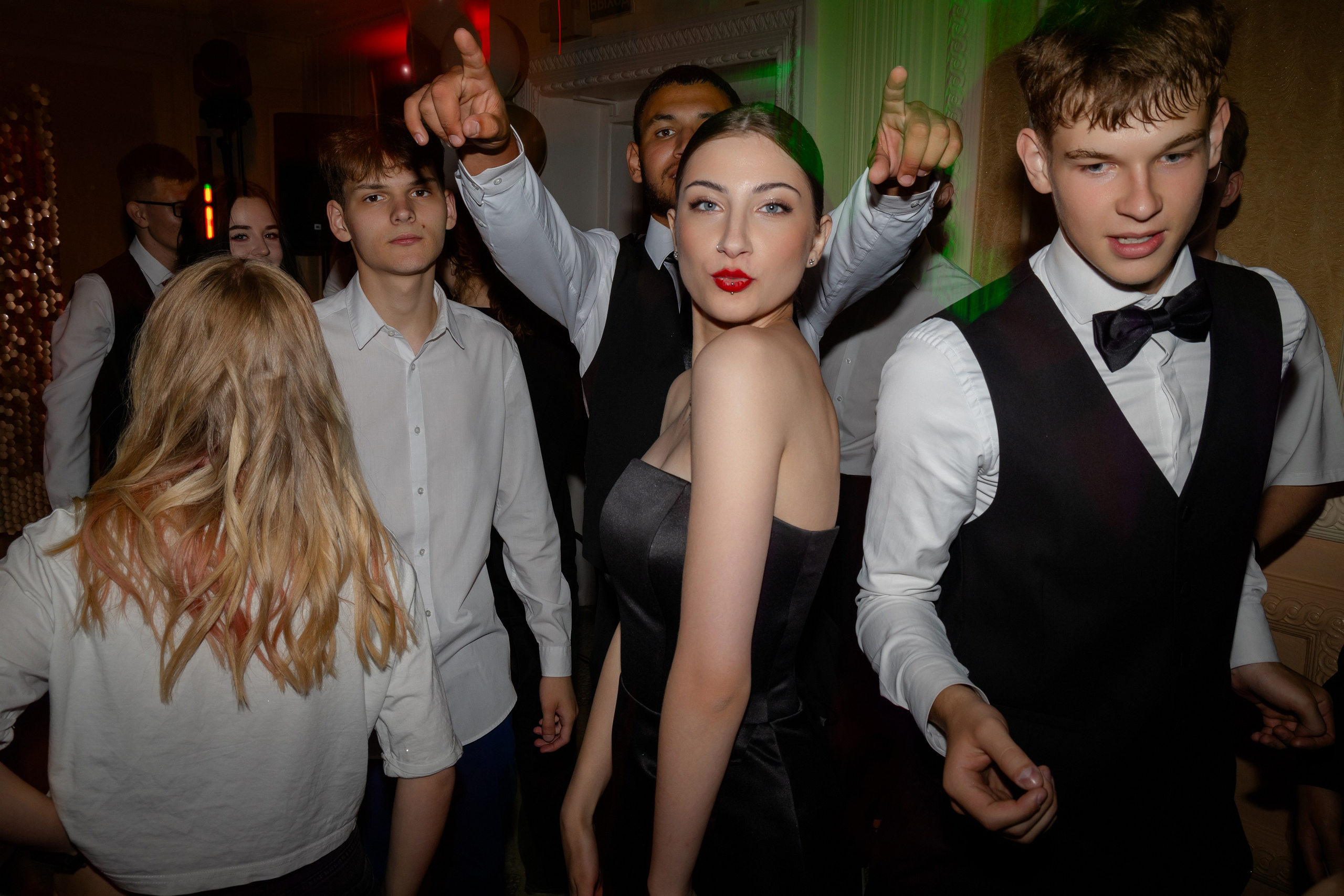 Школьный выпускной 2024 год в Соколе (Минск). Свадебный фотограф в Минске/Беларуси Сергей Спиридонов