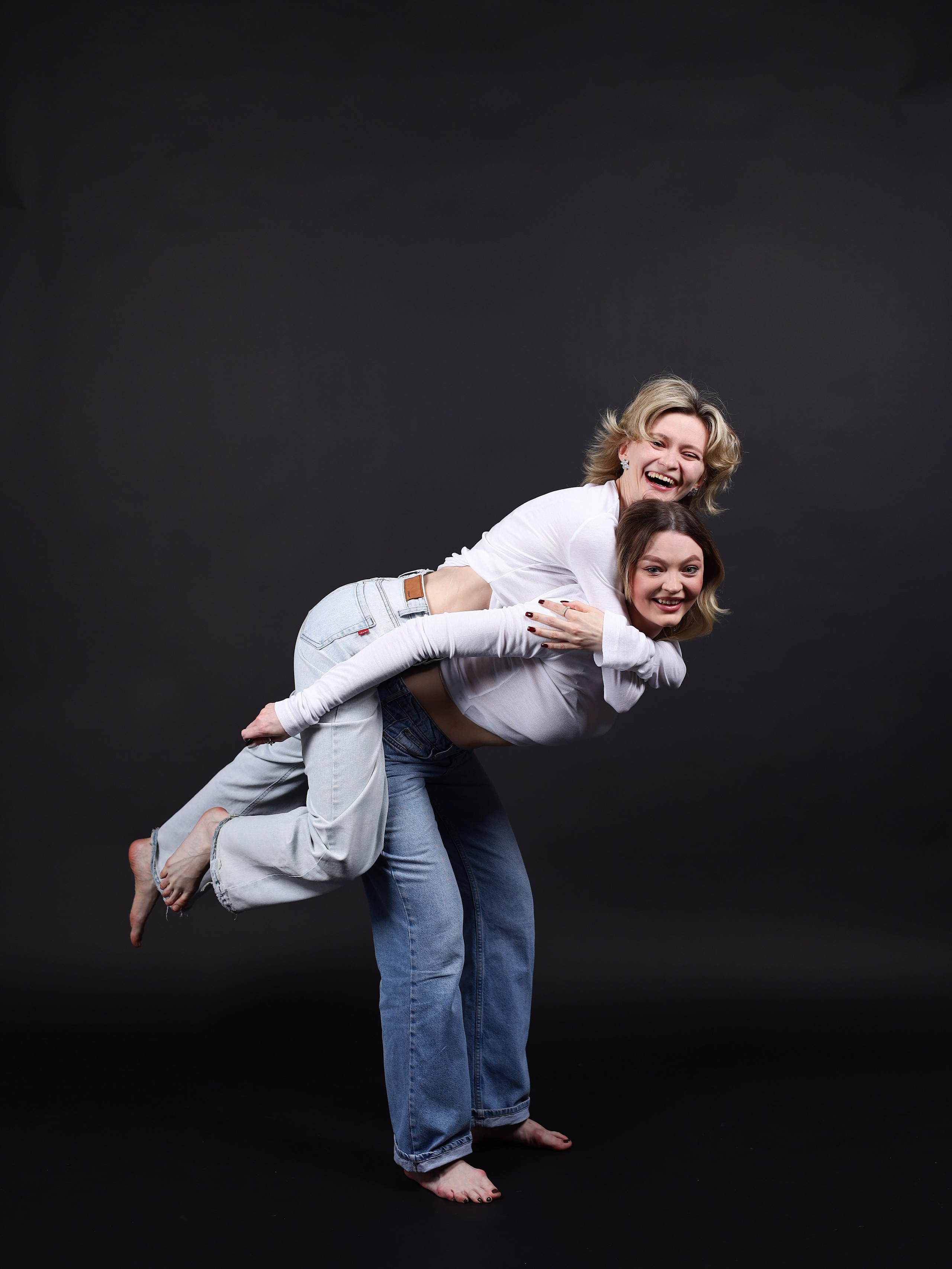 Дарья и Анна. Фотостудия без фотографа Чехов. Первая студия автопортрета в Чехове