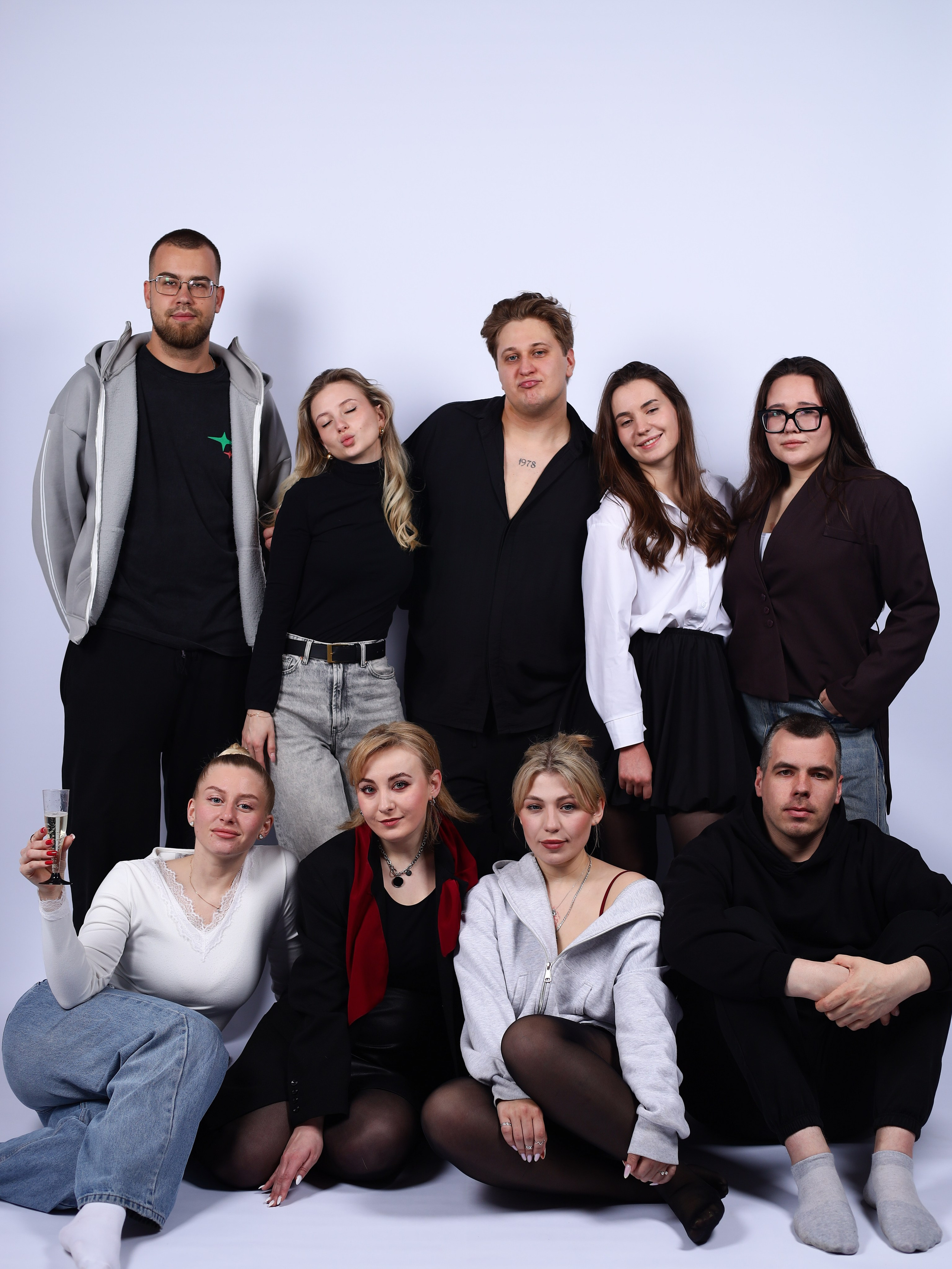 Открытие «фотограф уволен». Фотостудия без фотографа Чехов. Первая студия автопортрета в Чехове