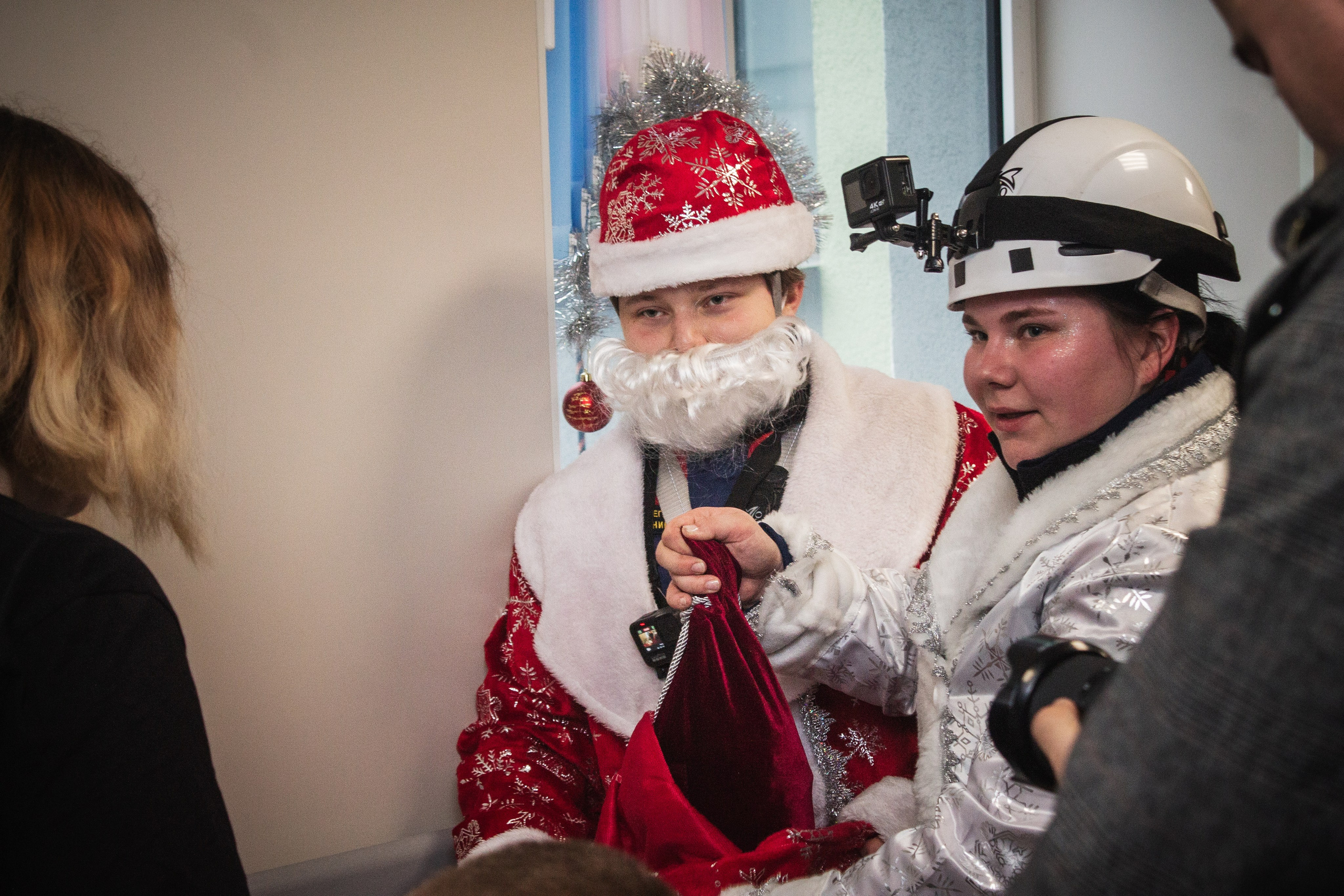 ВСКС. Десант Дедов Морозов. Илья Чемис — Фотограф в Мариуполе