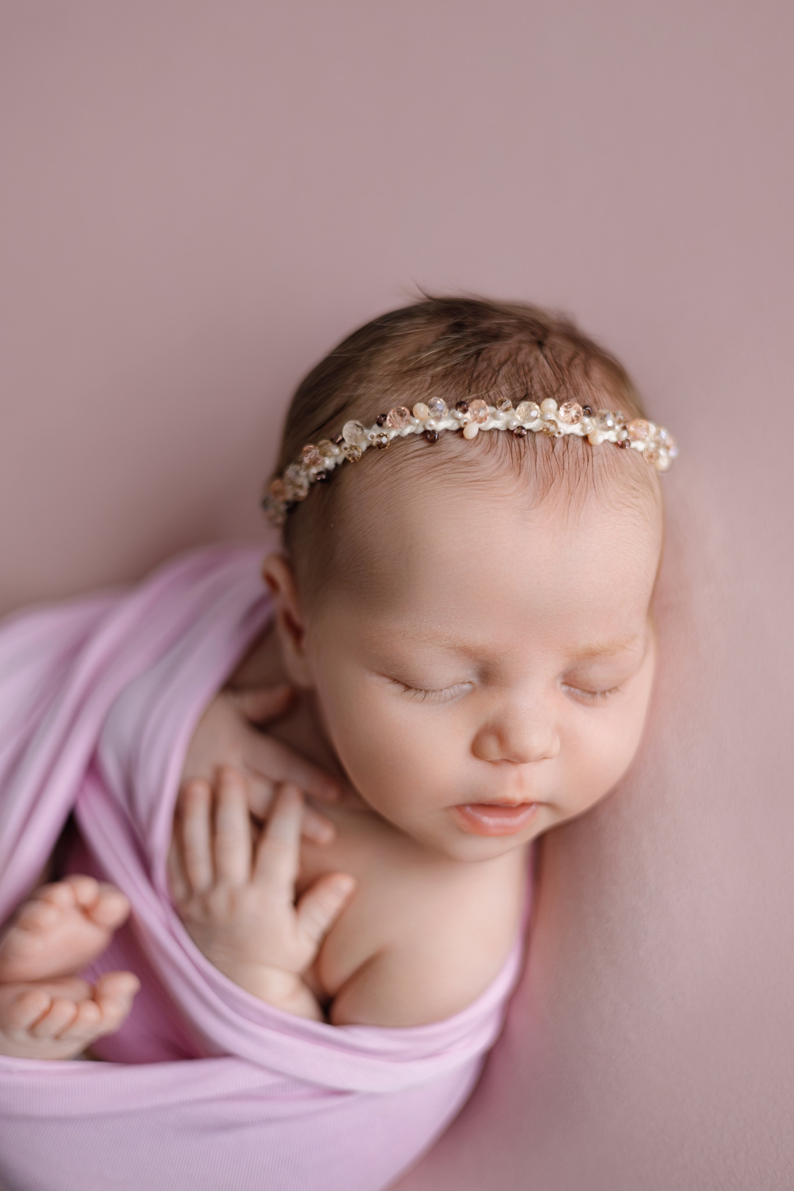 Анна. Евгения Горбунова фотограф новорожденных в Новом Уренгое