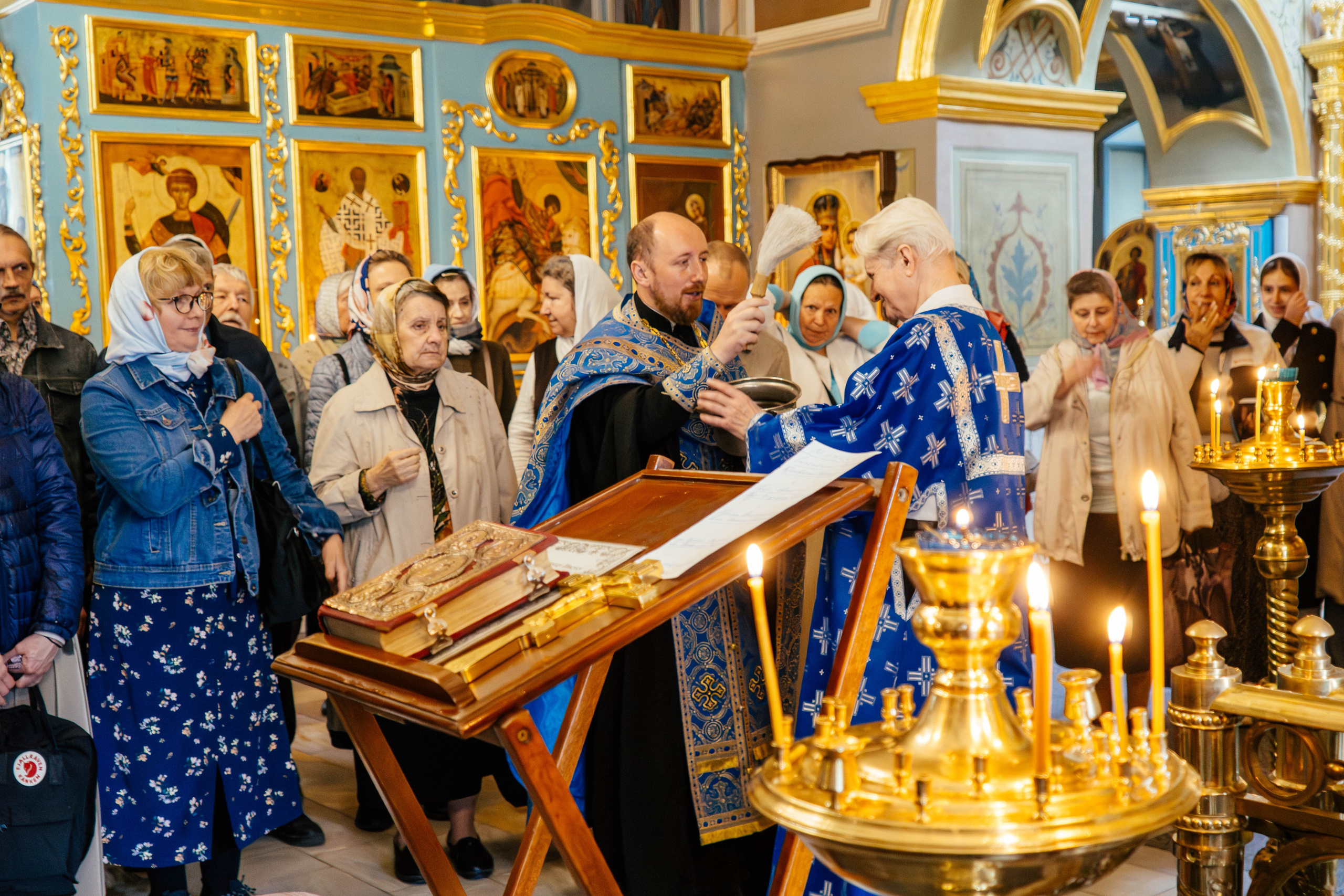 Литургия в храме иконы Божией Матери «Живоносный Источник» в Царицыне. Фотограф Москва Валерия Веденина