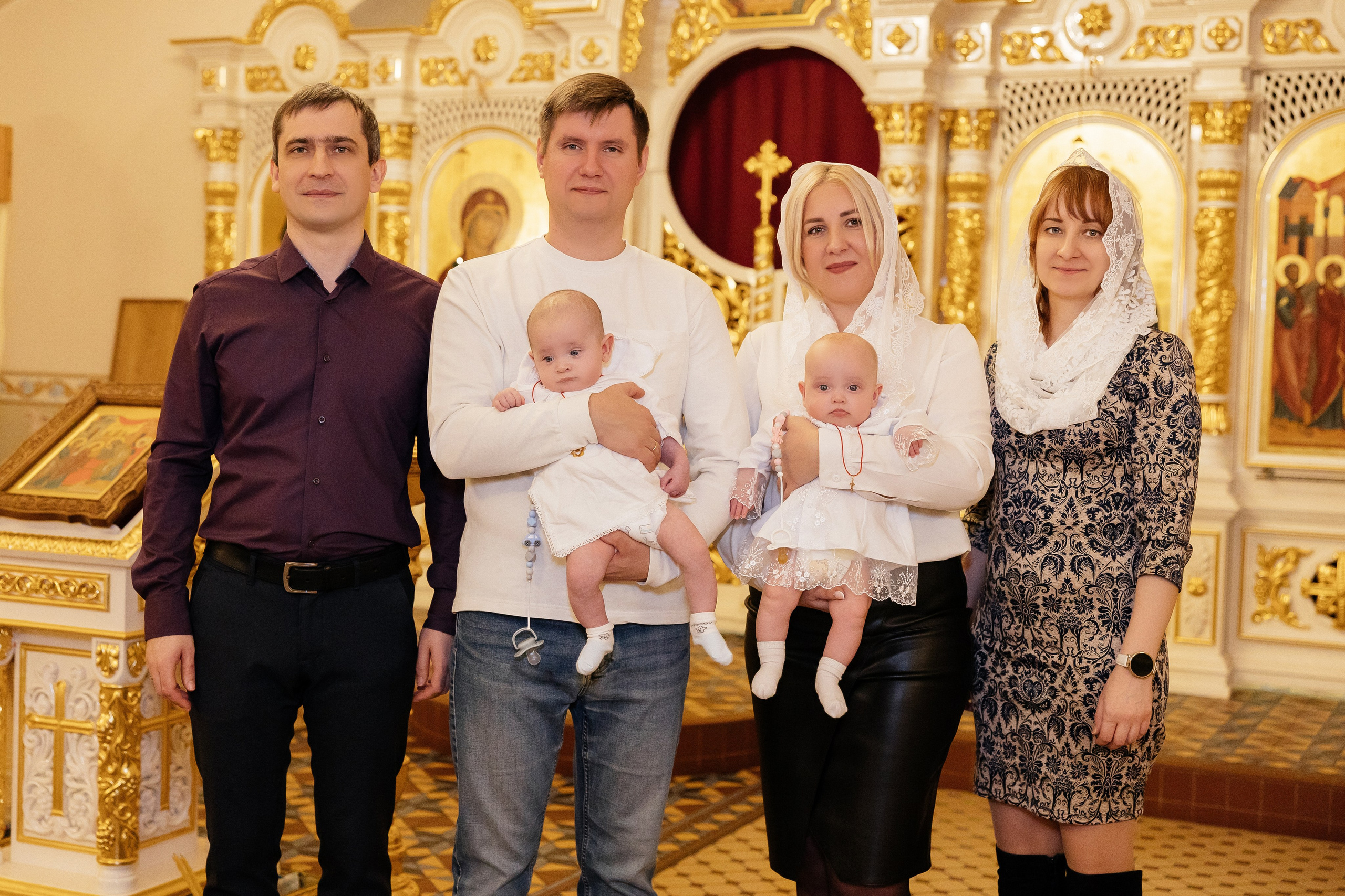 Таинство Крещения Александры и Алисы. Храм Покрова Пресвятой Богородицы. Семейный фотограф в Рязани и Рязанской области