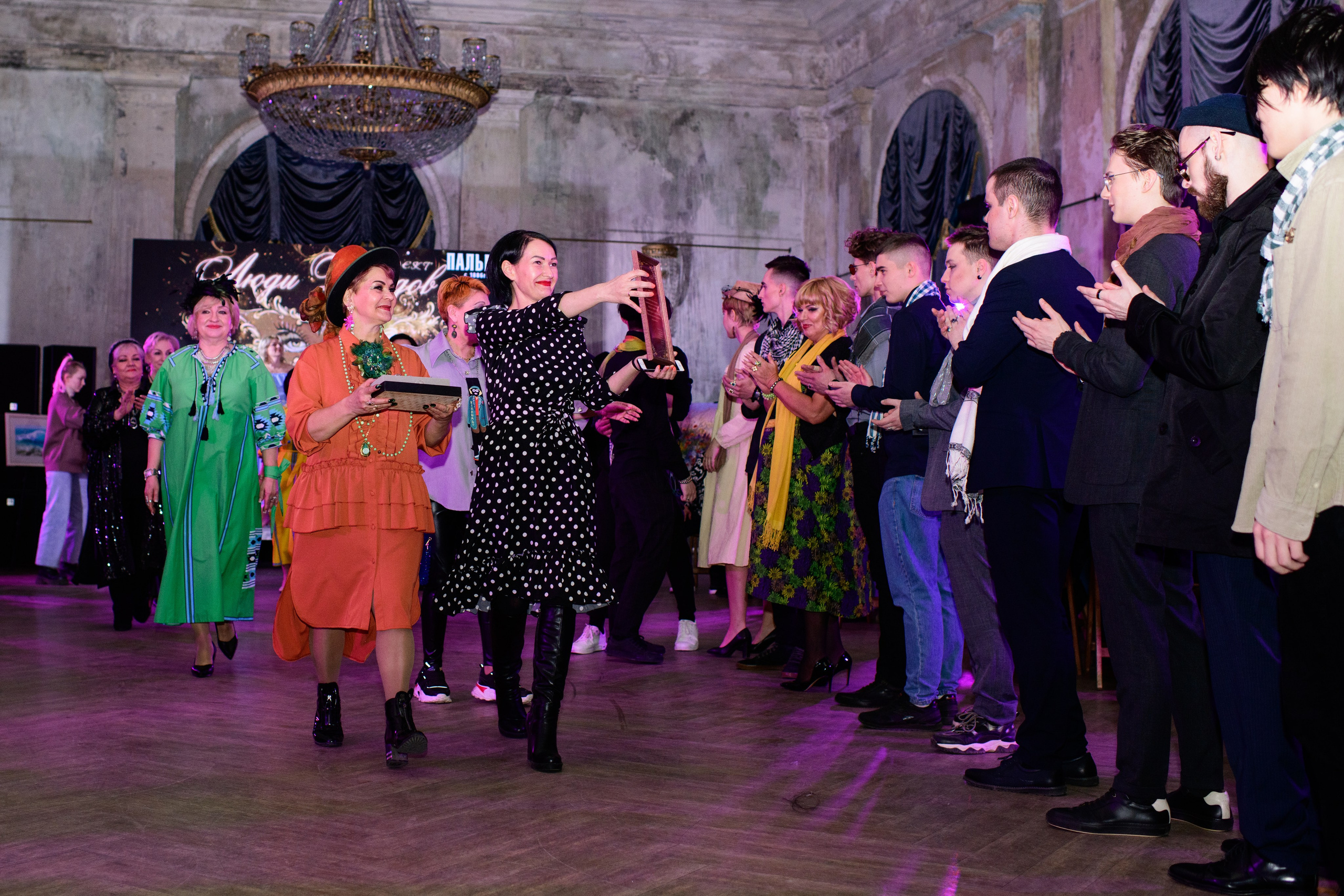 Репортаж модного показа «Люди брендов». Организация и проведение фотосъемок в Санкт-Петербурге. Фотограф Смирягин Илья