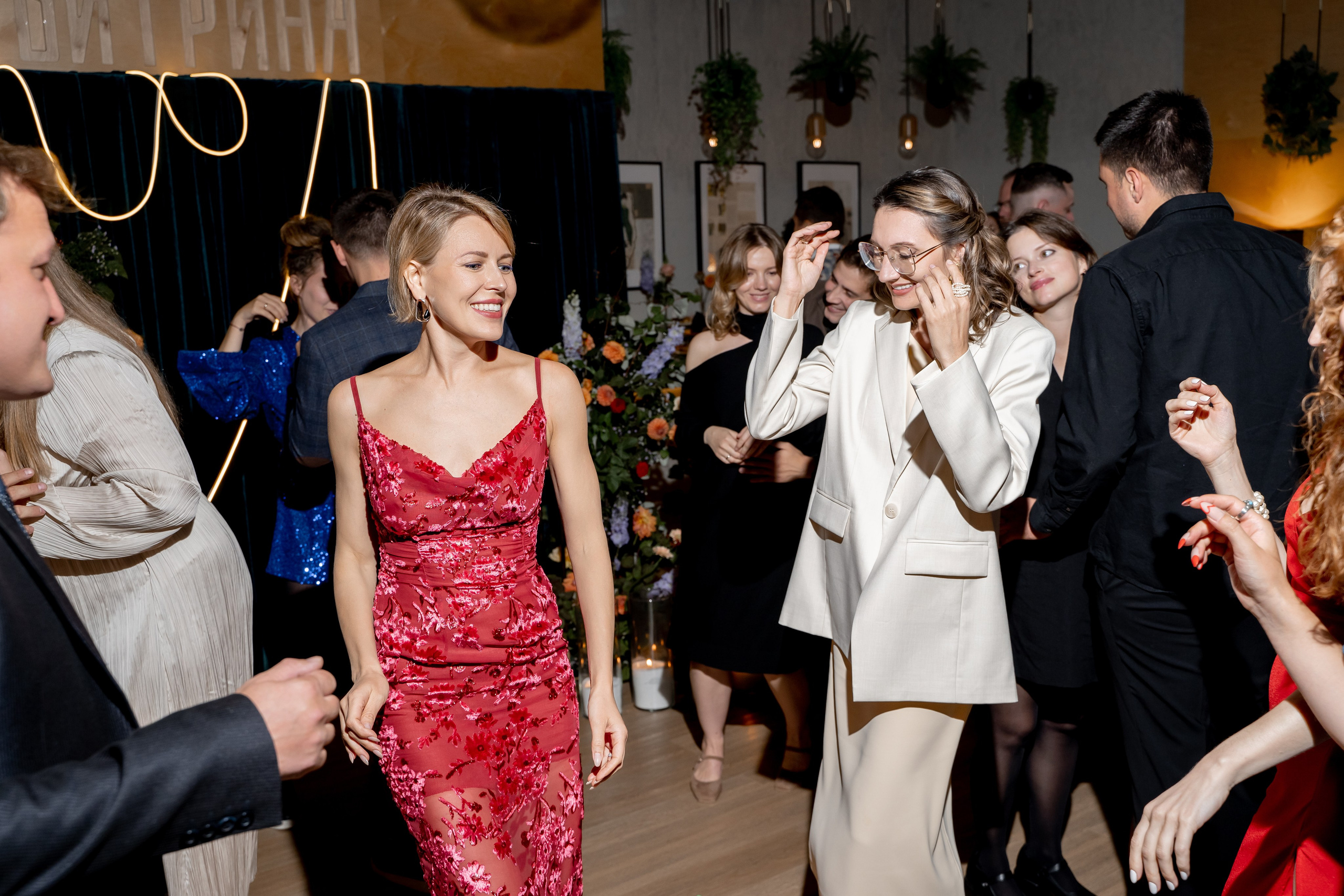 Репортаж мероприятия, репортажная съемка в Москве и Московской области, фотограф на мероприятие, фотосъемка юбилея, репортаж свадьбы, event, фотосессия на фотозоне, фотограф на юбилей, фотограф на день рождения, репортажный фотограф, съемка мероприятия, съемка на фотозоне, фотограф на корпоратив, фотограф на свадьбу, фотограф на детский праздник, фотограф на выпускной. Свадебный репортаж в лофте.