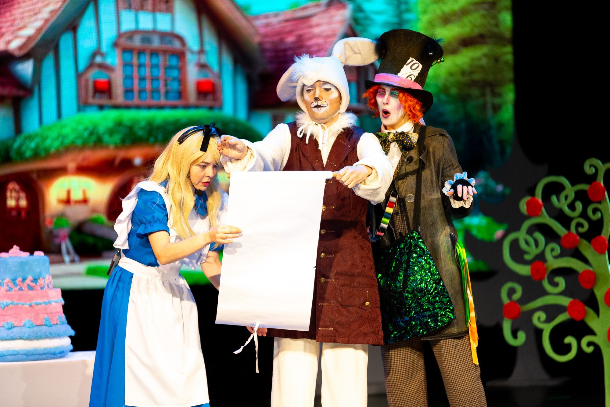 Спектакль в Доме культуры. Андрей Кровлин — фотограф в Славянке