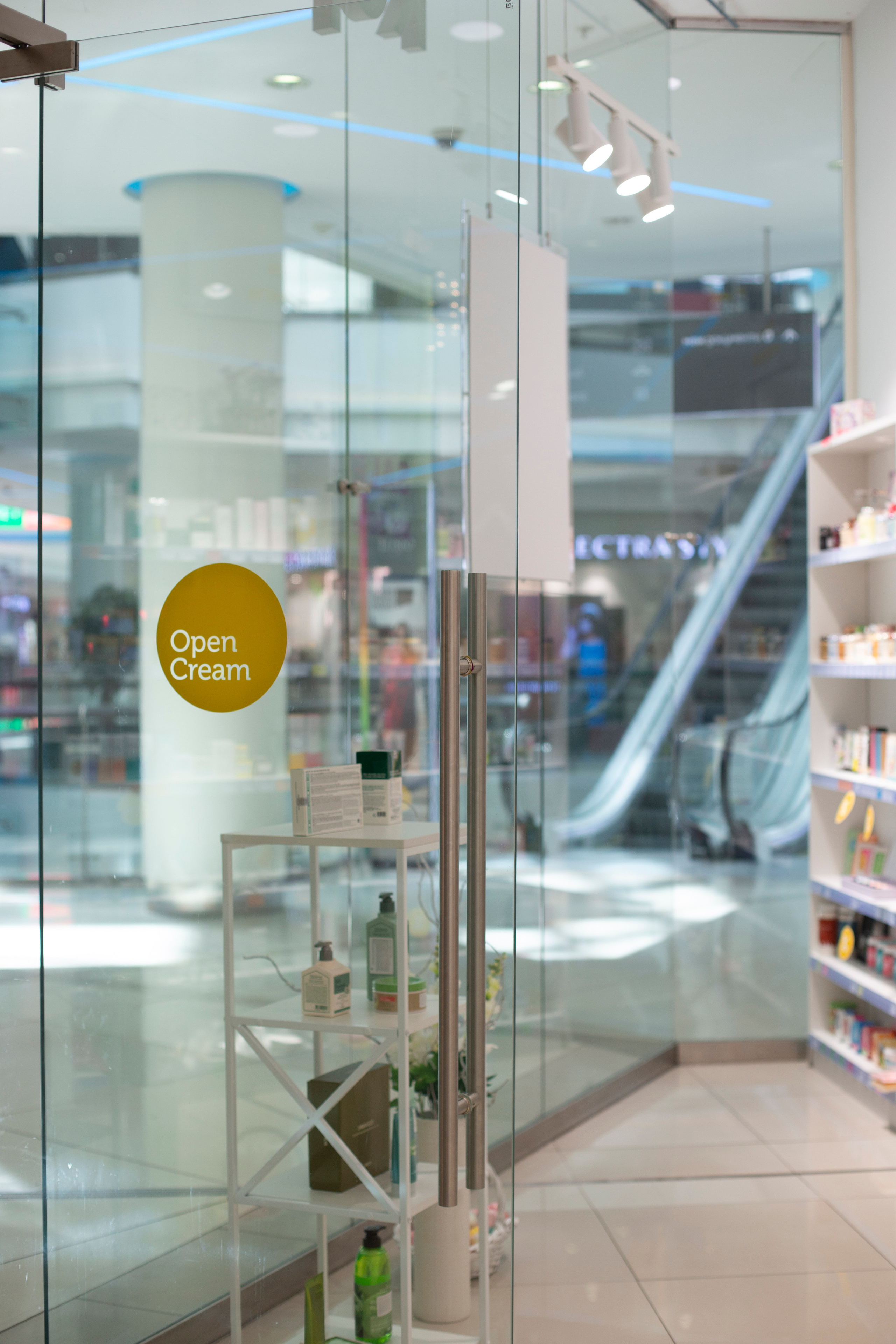 Владелица магазина корейской косметики. Контент фотограф и видеооператор для бизнеса в Москве и Калуге