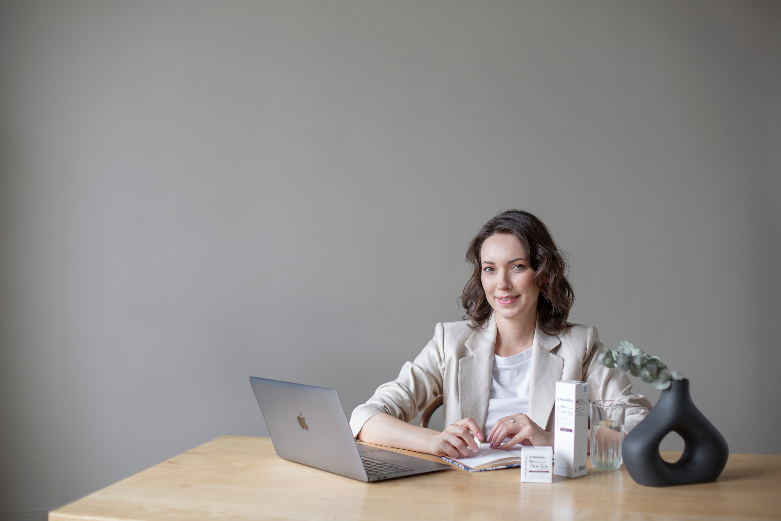 Владелица магазина корейской косметики. Контент фотограф и видеооператор для бизнеса в Москве и Калуге