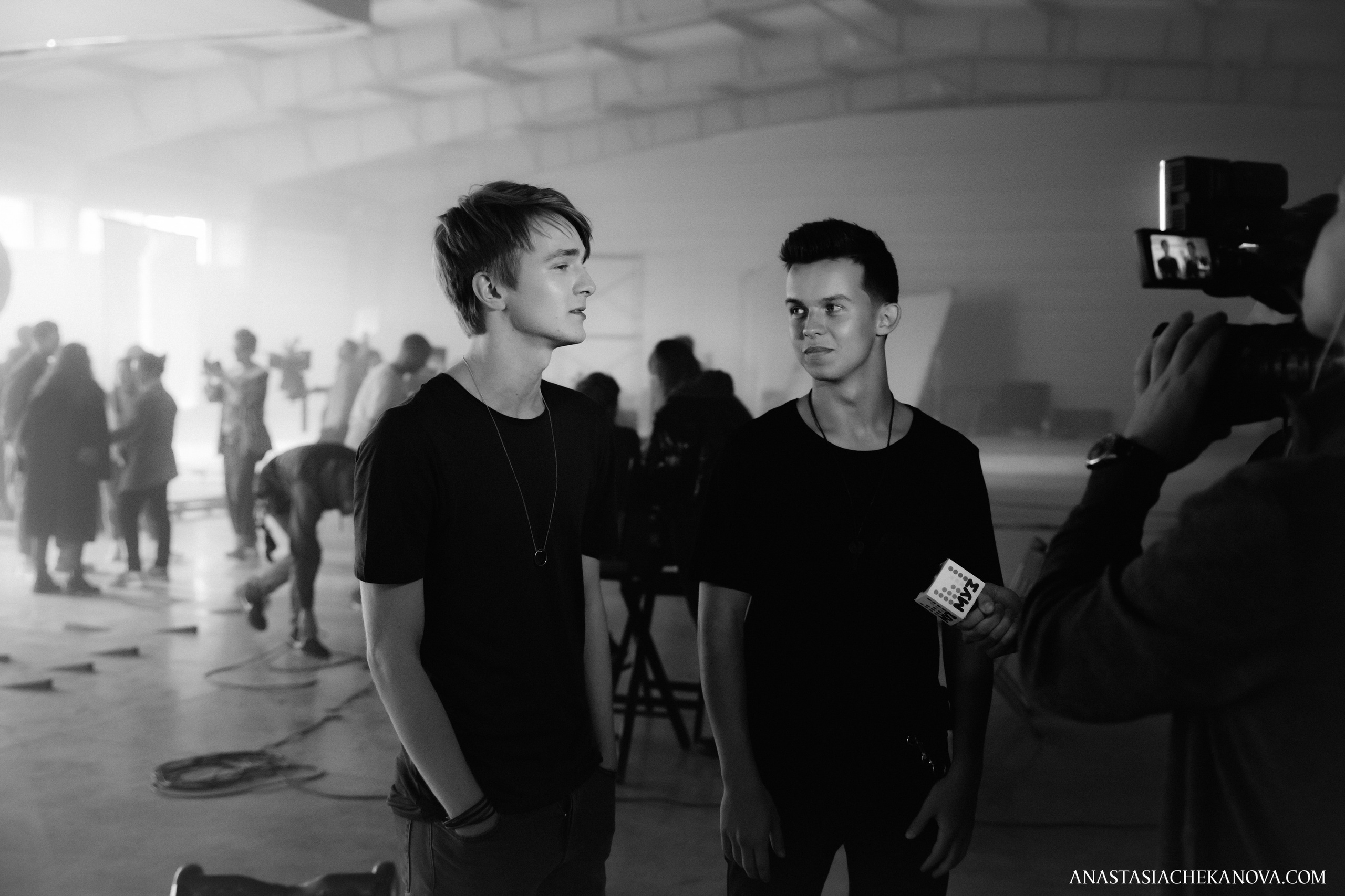 Backstage съемки клипа группы DVOE. Концертный и бурлеск фотограф Москва