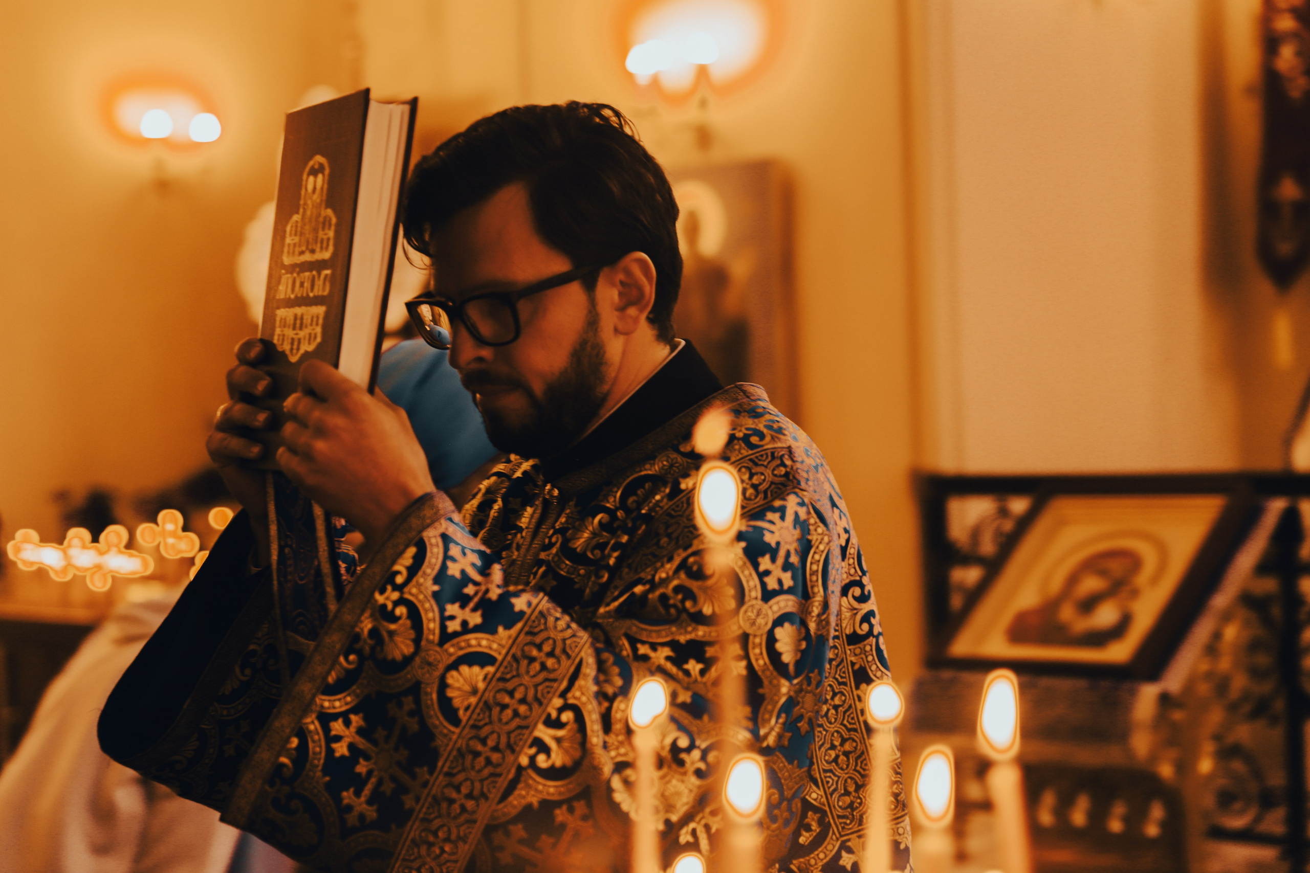 Служба в церкви