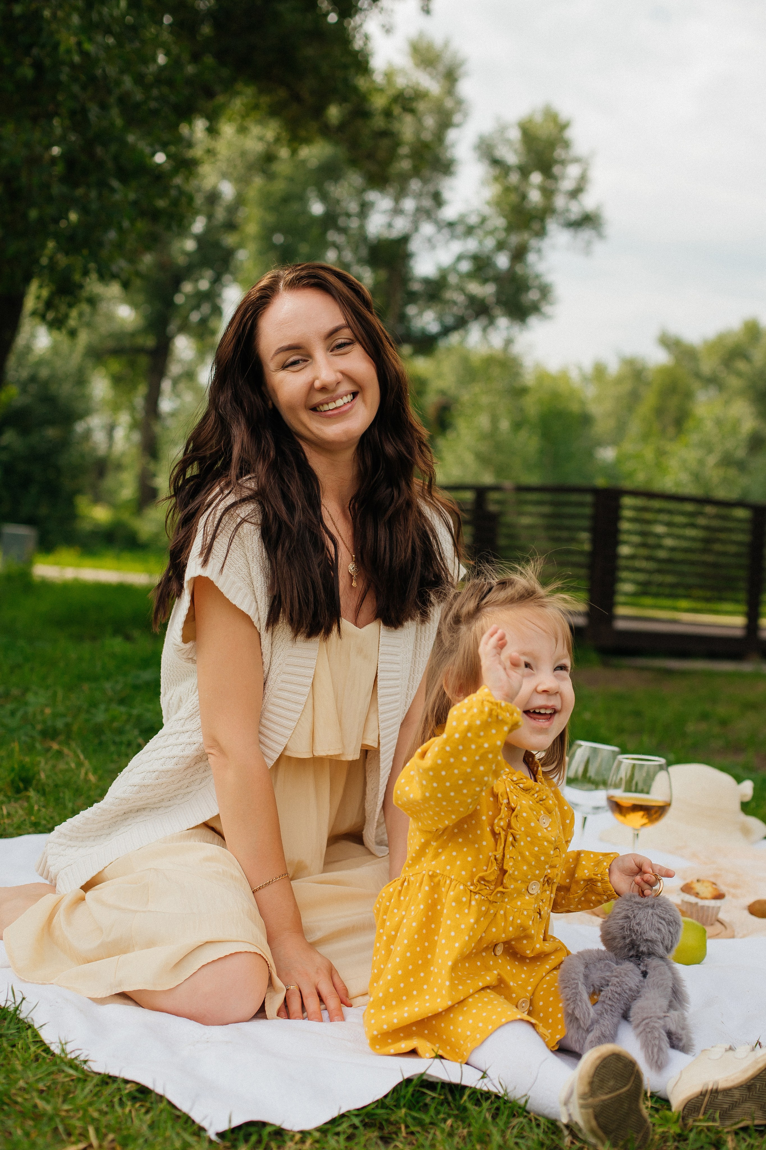 Летние девочки: Любовь и Кира. 