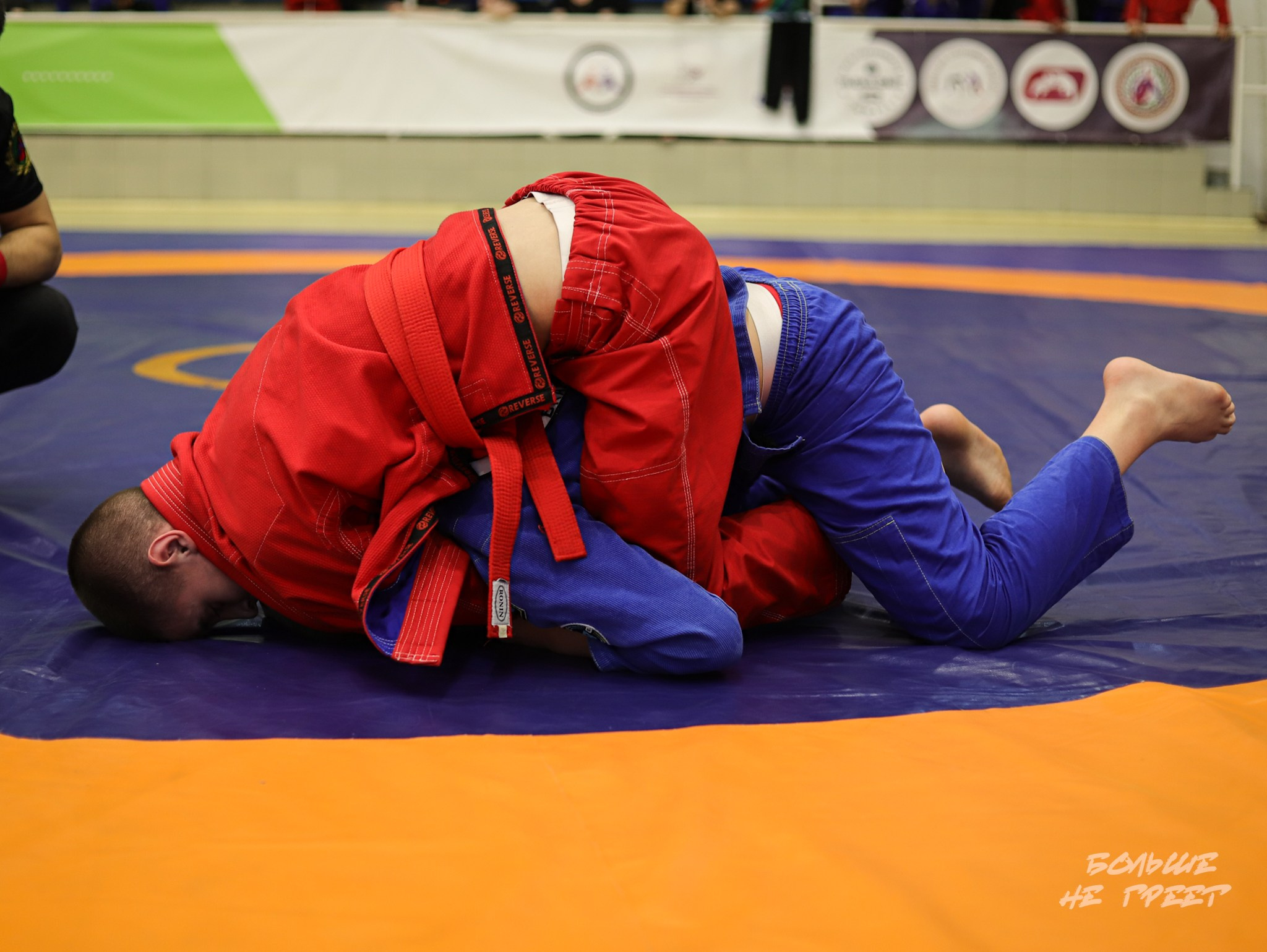 ПЕРВЕНСТВО УРФО ПО СПОРТИВНОЙ БОРЬБЕ ГРЭППЛИНГ И ГРЭППЛИНГ-ГИ. Больше не греет