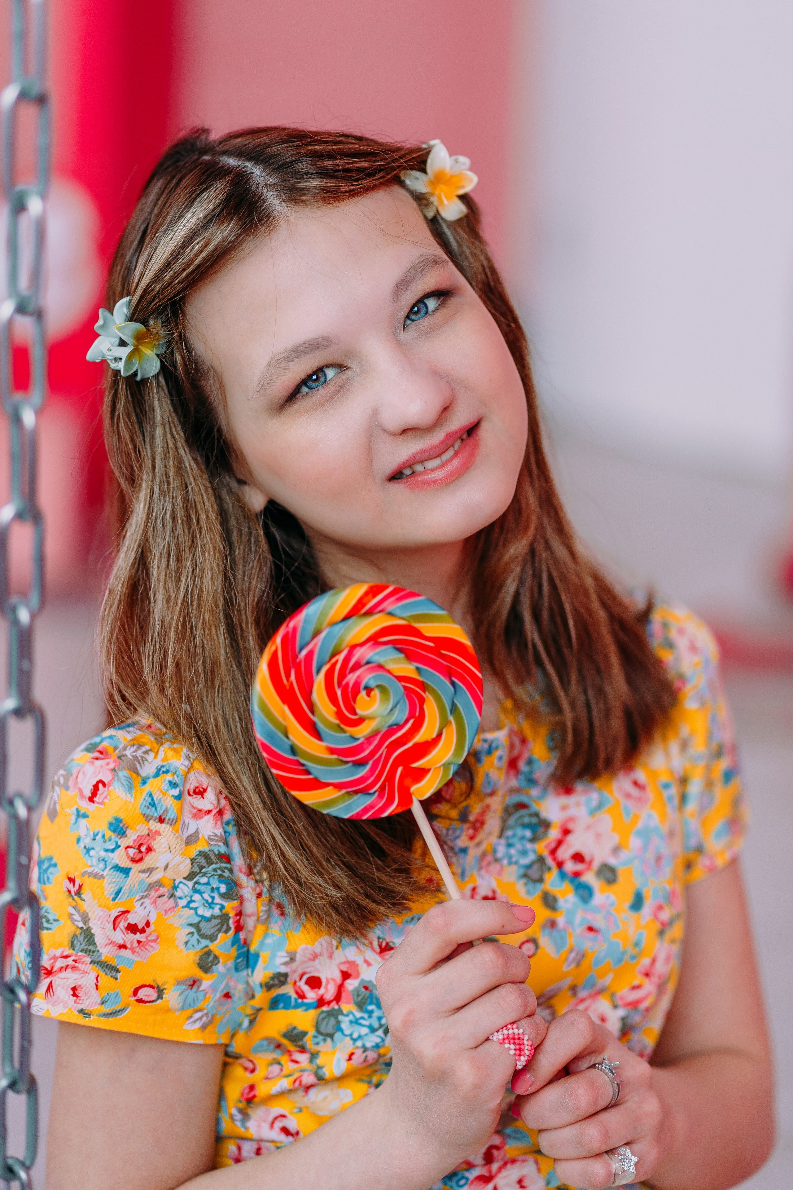 Женский портрет. Школьные альбомы и альбомы для детского сада. Юлия Осипова. Москва