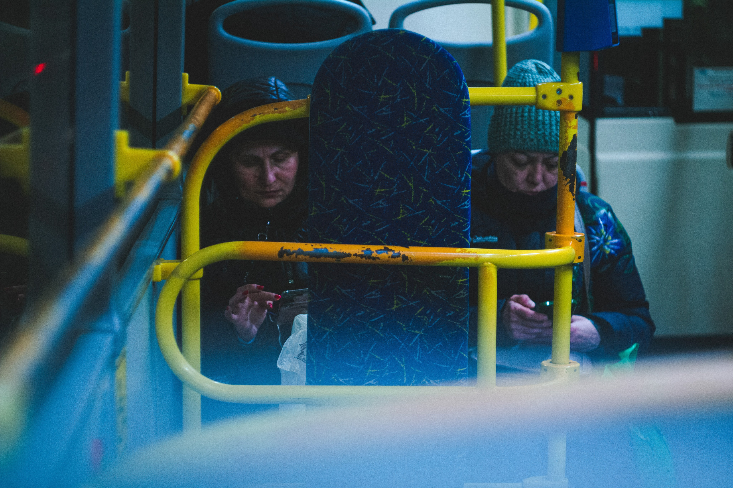 «Маршрут» Фотоэссе о жизни людей в автобусе. Den Mirov — Фотограф, Музыкант