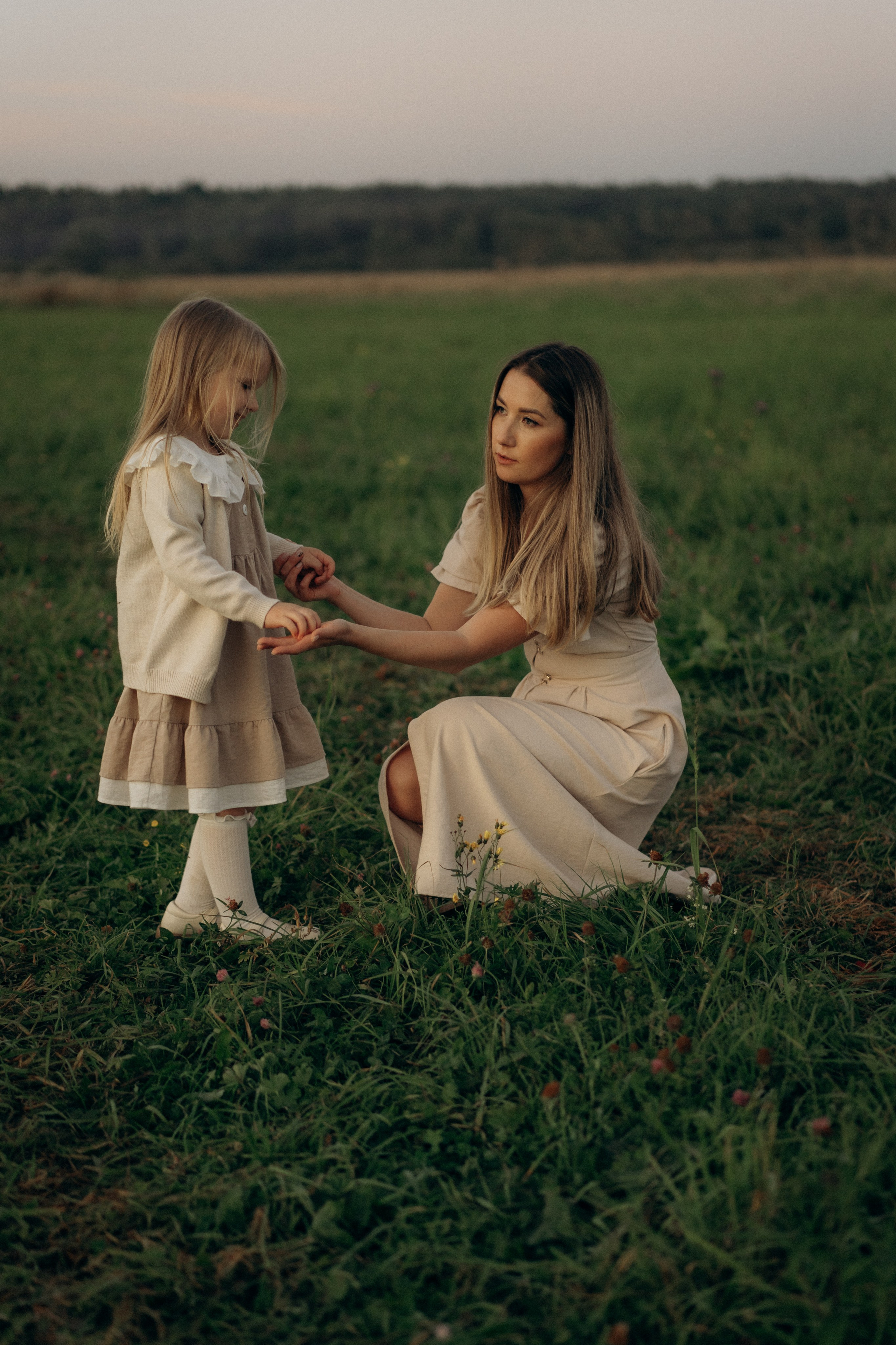 Летний вечер в поле. Семейный lifestyle фотограф в Москве Рената Рафикова